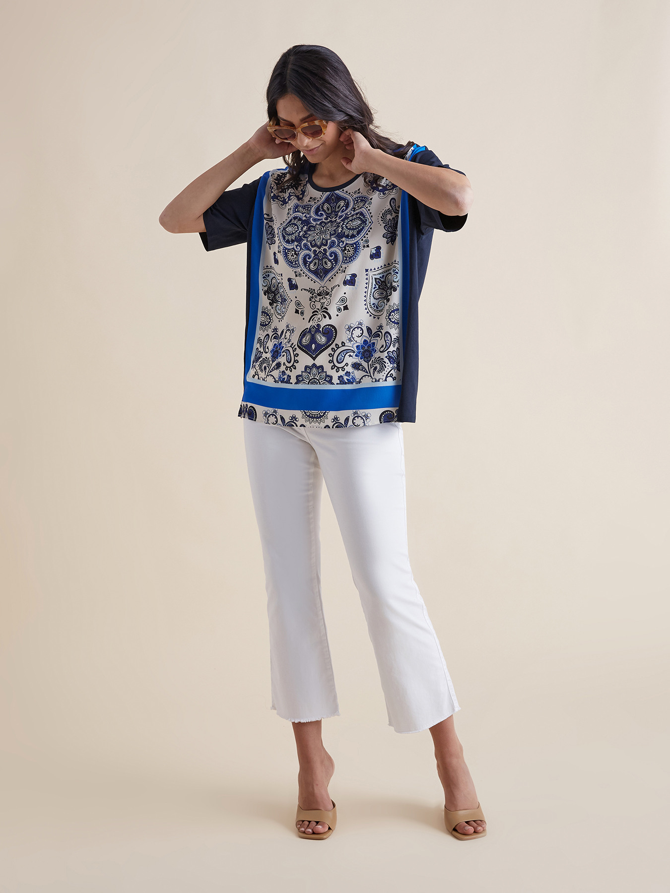 Camiseta con estampado fular image number 0