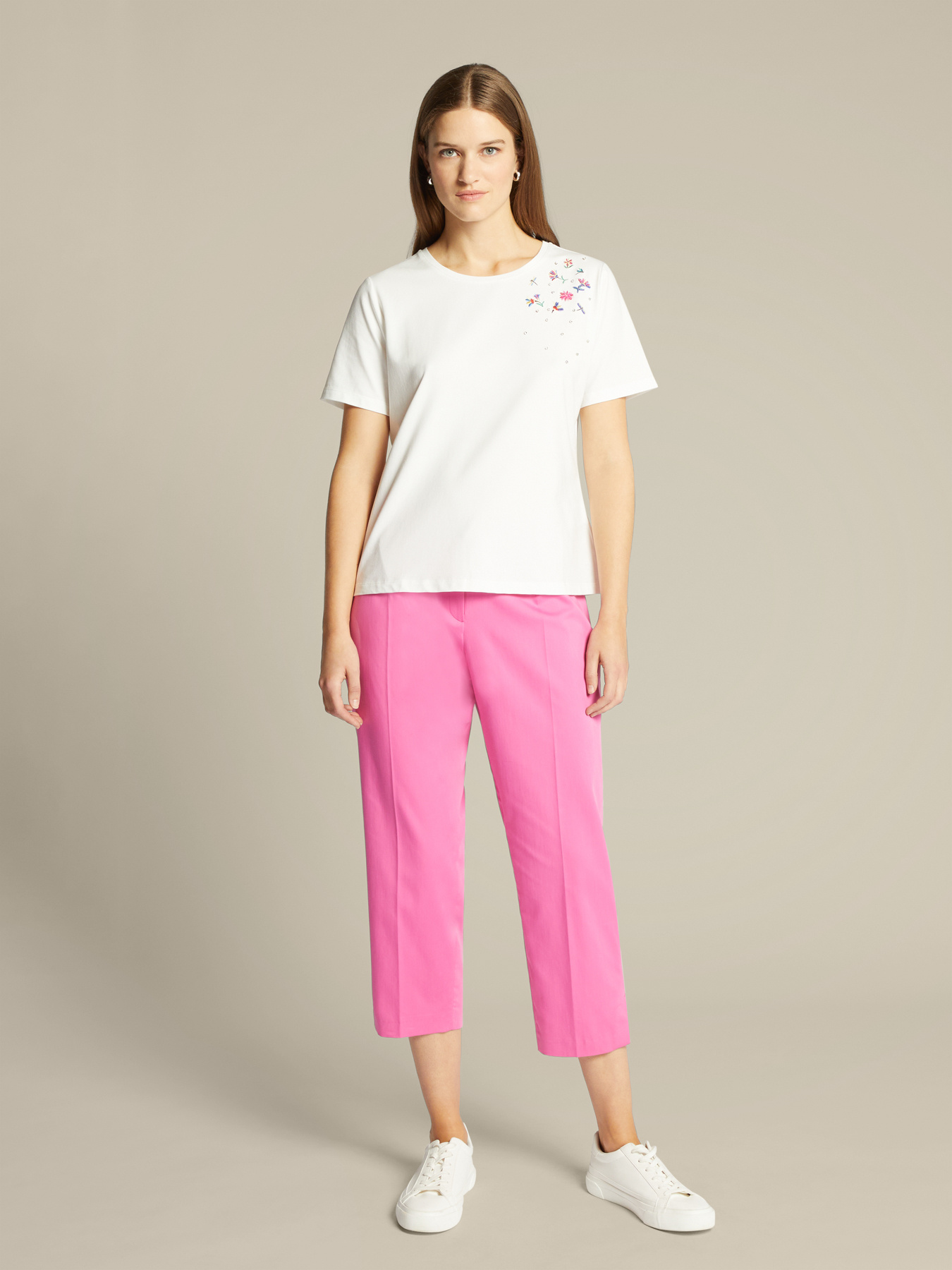 T-shirt brod&eacute; image number 2