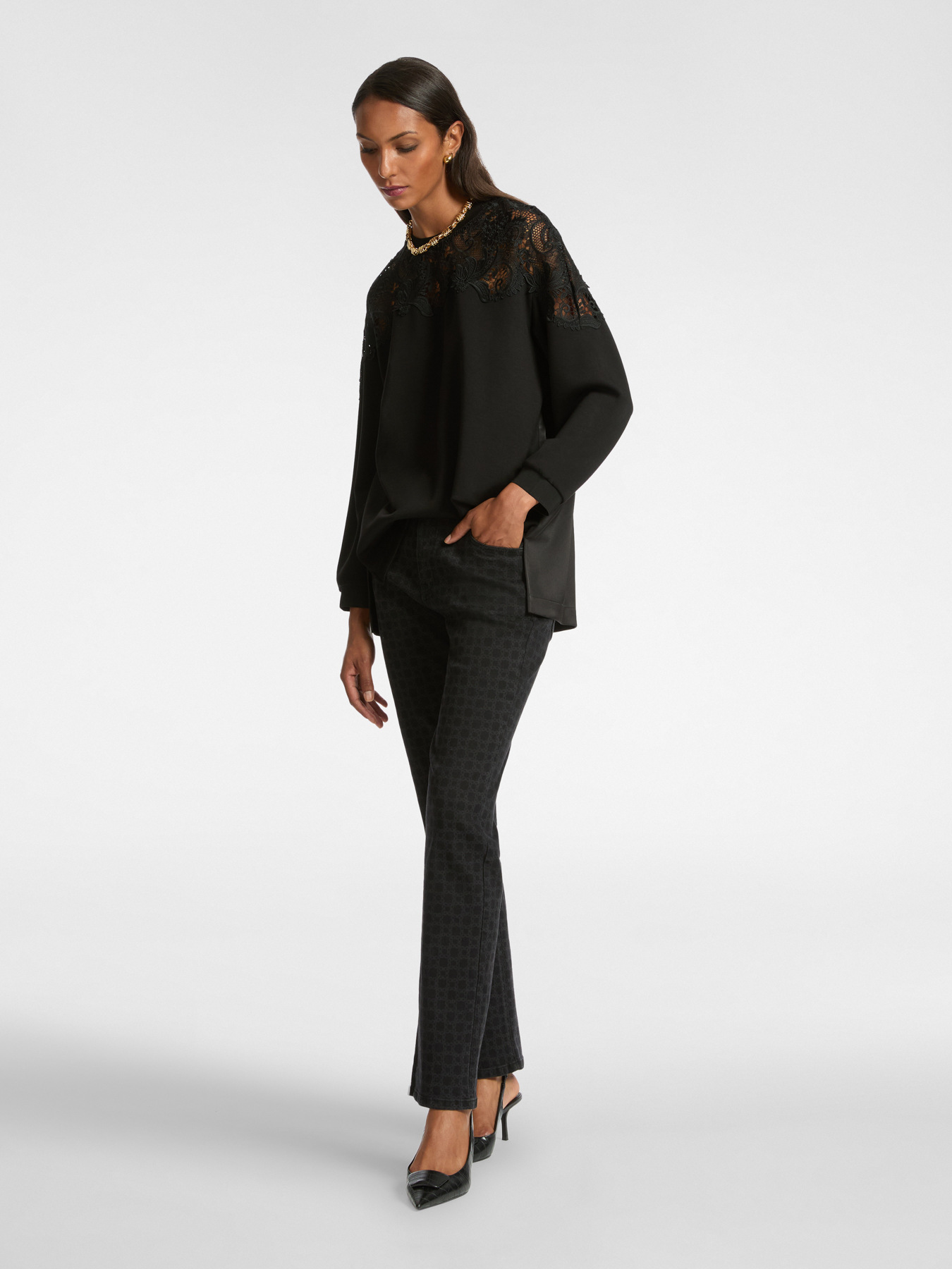 Sweatshirt with lace image number 2