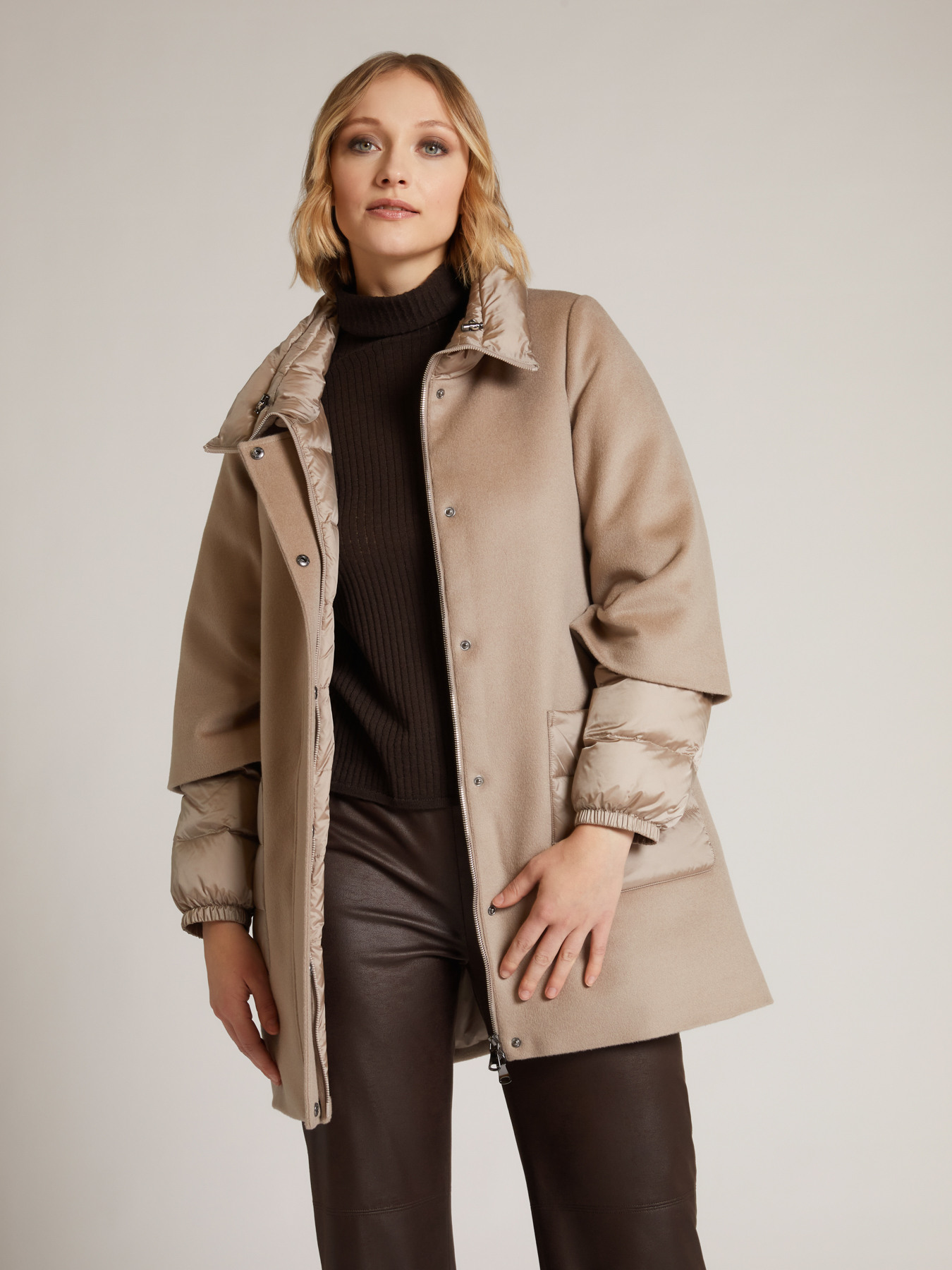 Sobretudo com partes em nylon image number 2