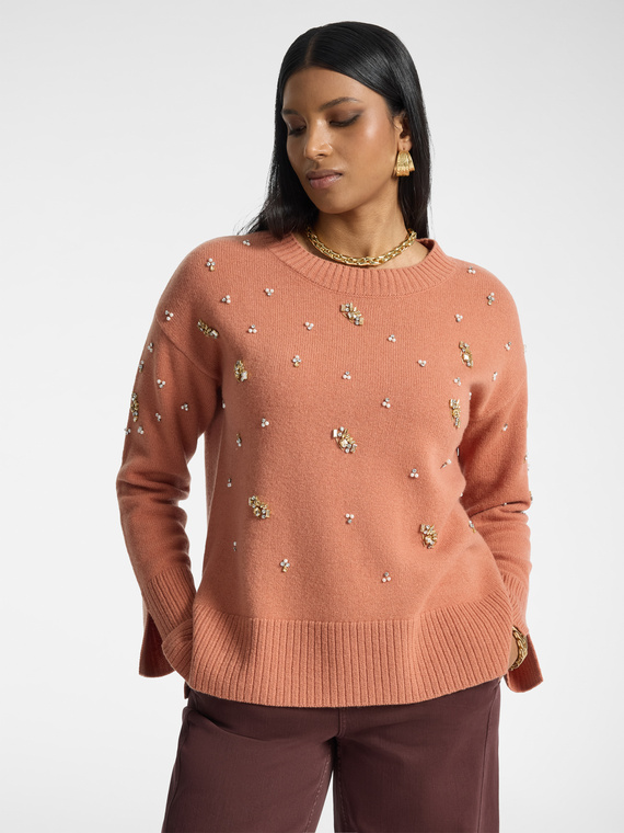 Maglia girocollo in pura lana con ricamo