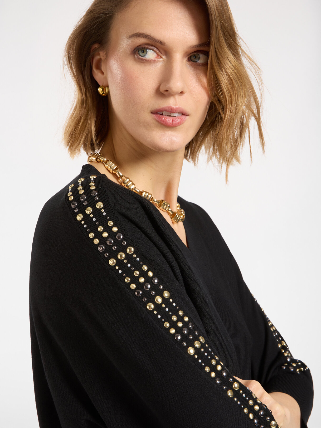 Sweater with studs on the sleeves image number 3