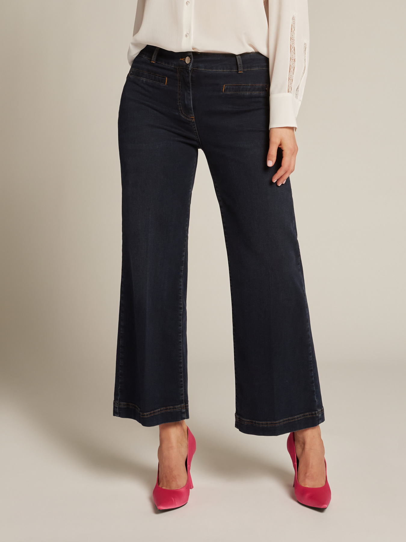 Vaqueros el&aacute;sticos de estilo marine image number 2