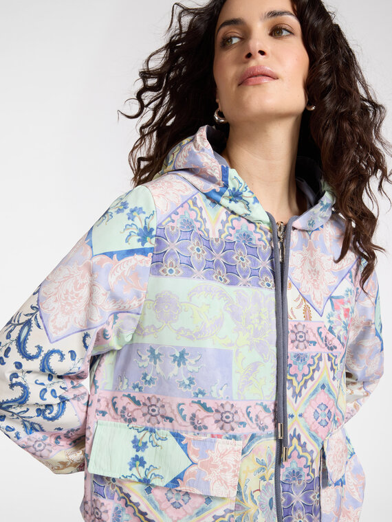 Parka reversible estampado con capucha