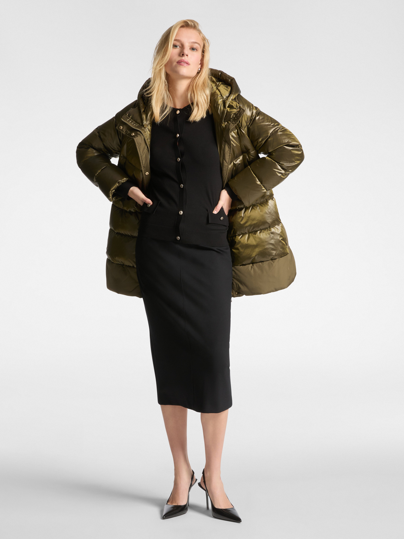 Down jacket in iridescent nylon with side snap buttons image number 4