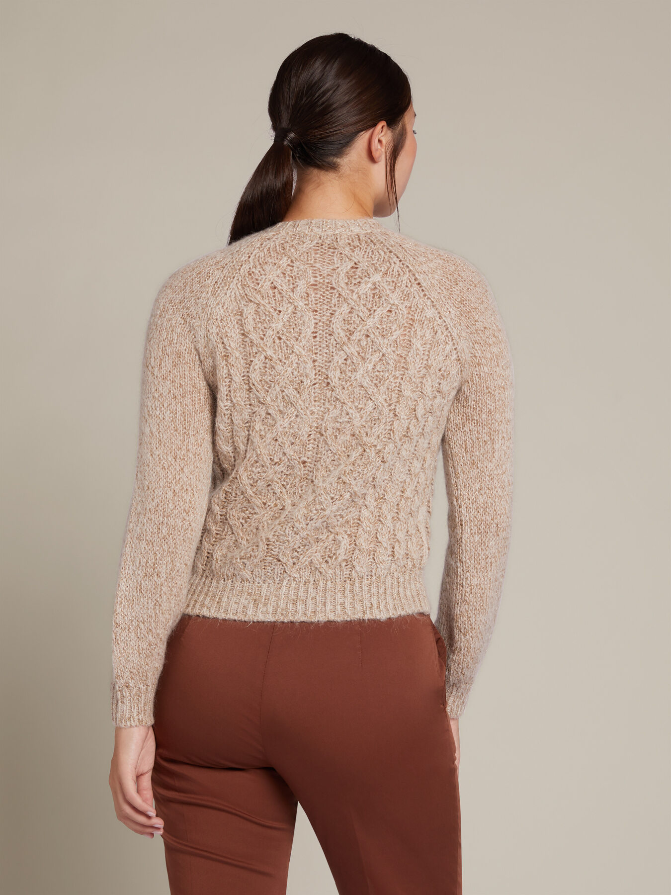 Cardig&atilde; curto com tran&ccedil;as image number 1