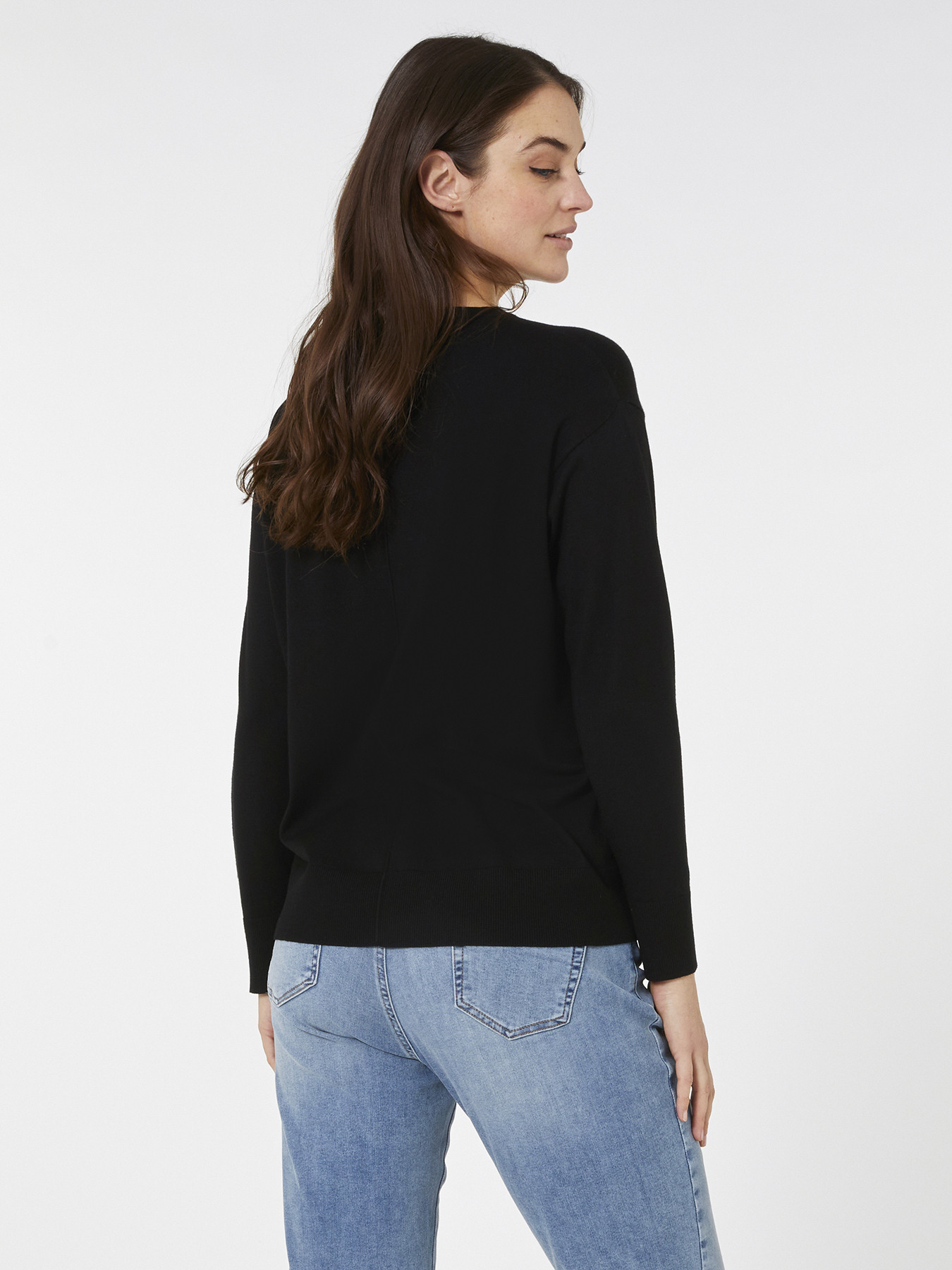 Su&eacute;ter b&aacute;sico de viscosa confort ECOVERO&trade; image number 1