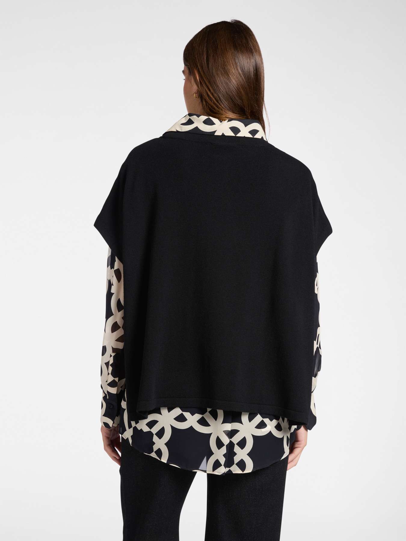 Cape en pure laine image number 1