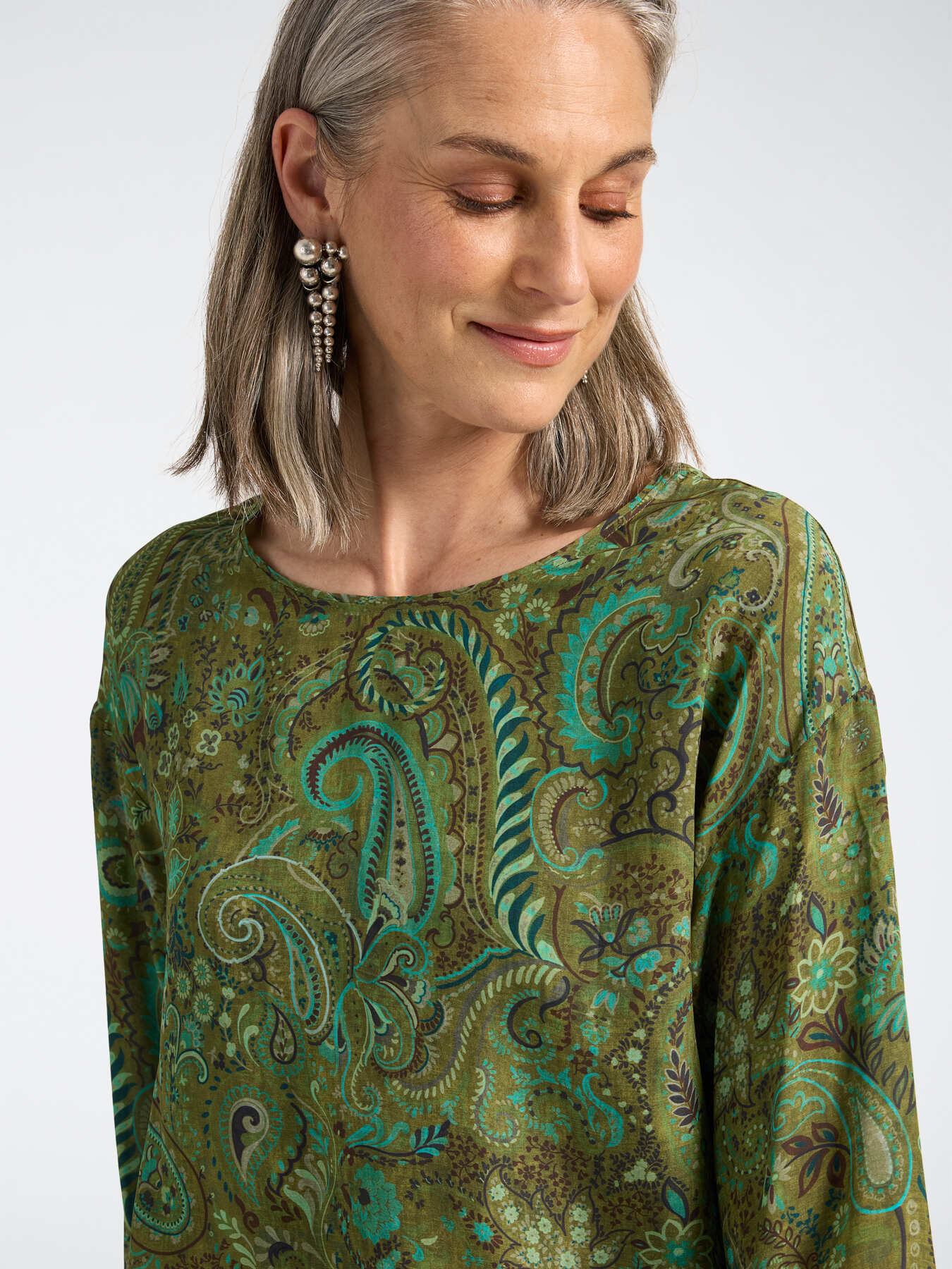 Blouse en viscose imprim&eacute;e paisley image number 3