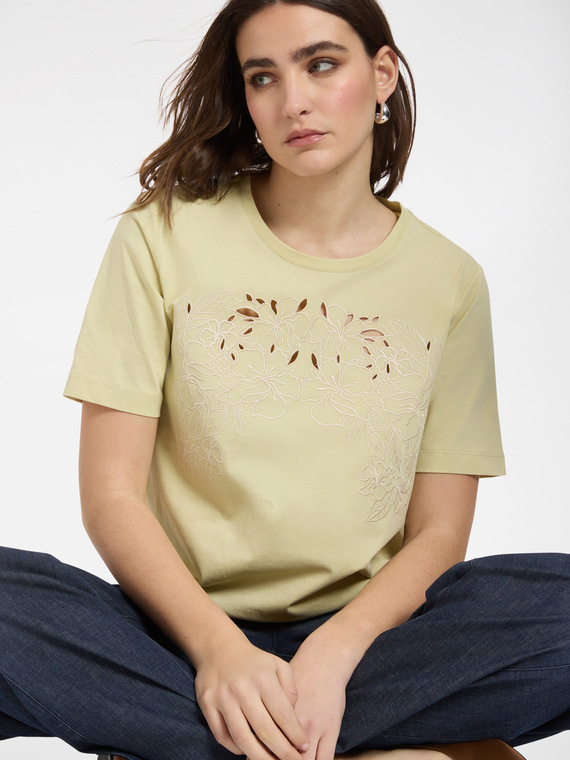 T-shirt with floral embroidery