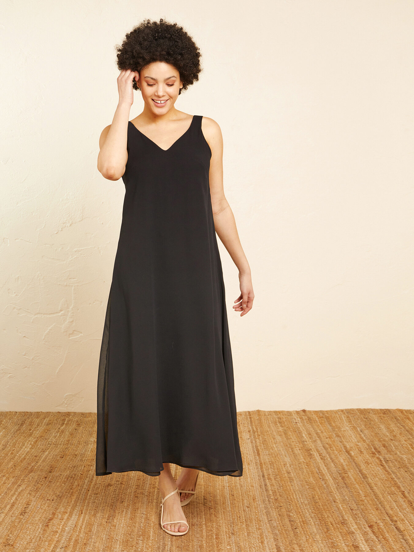 Elegant outfit with dress and shrug image number 2