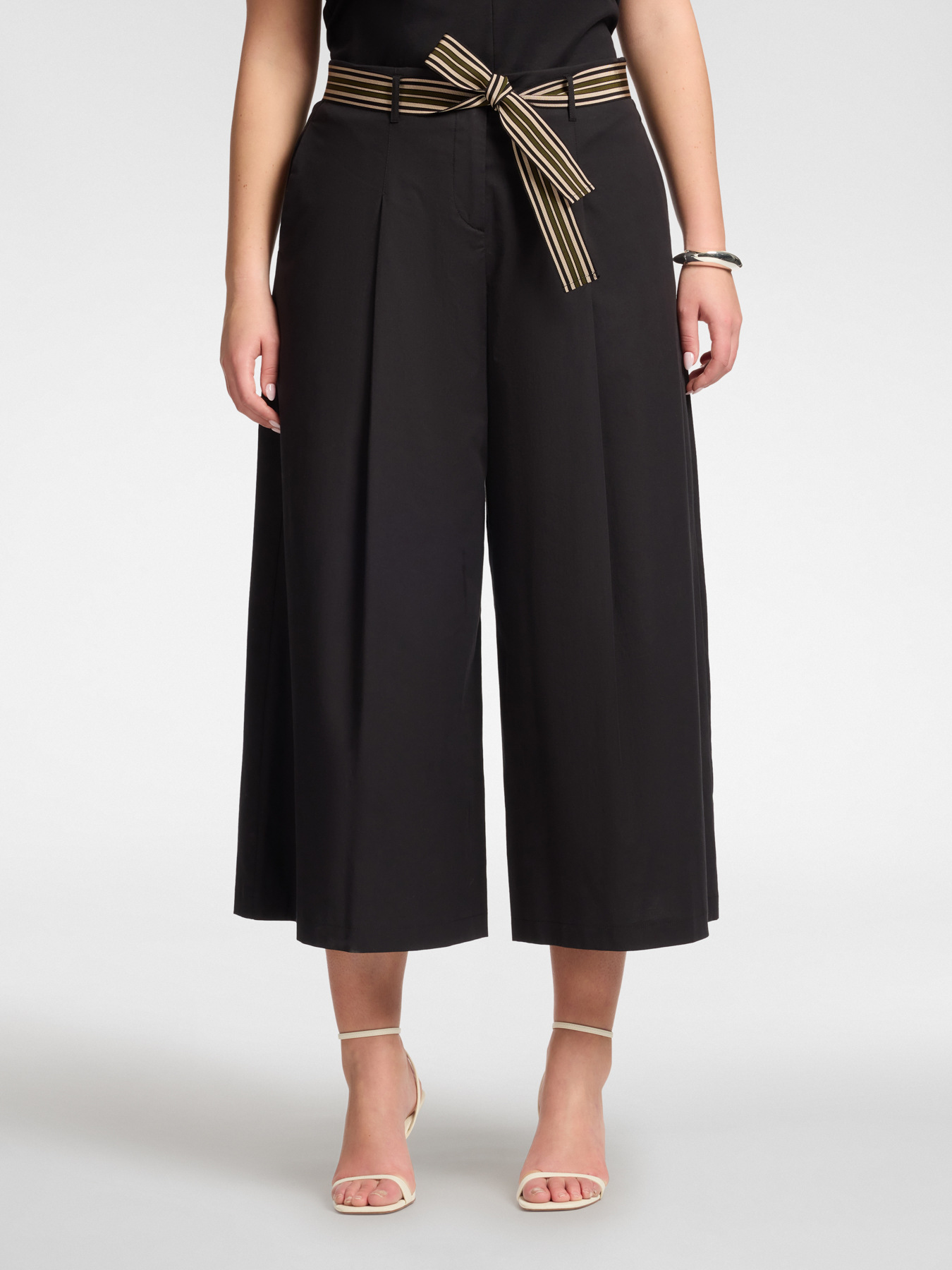 Cropped Popeline-Hose mit hoher Taille und G&uuml;rtel image number 2