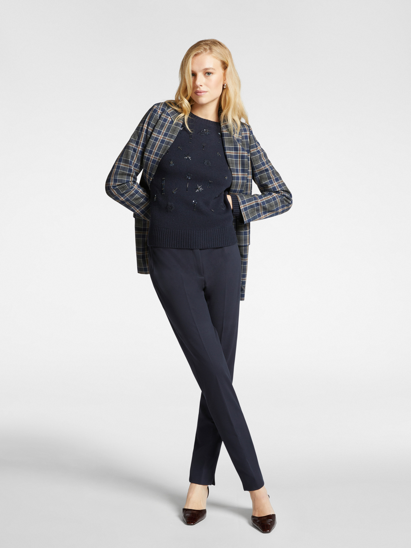 Wollpullover mit Blumenstickerei image number 2