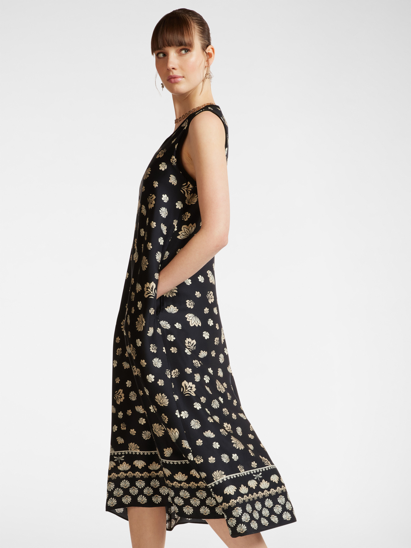 Midi dress with ethnic print image number 2