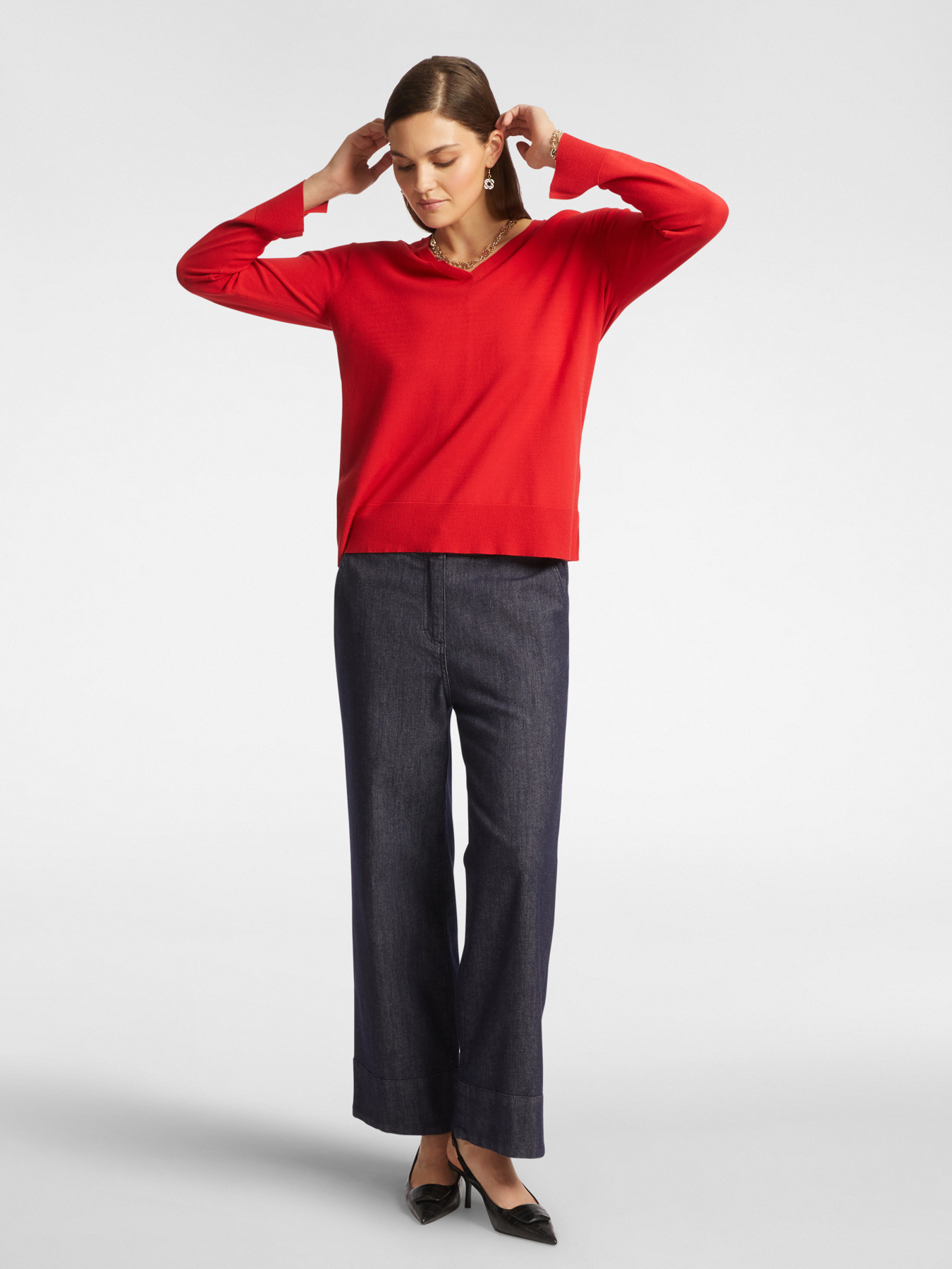 V-neck sweater image number 2