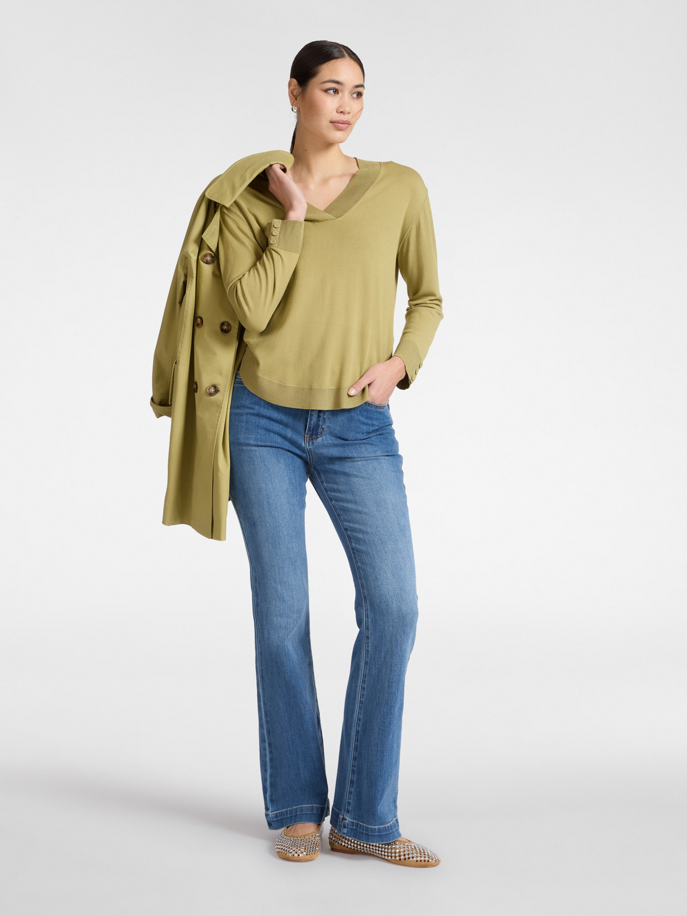 Shirt mit V-Ausschnitt aus Viskosemischung image number 2