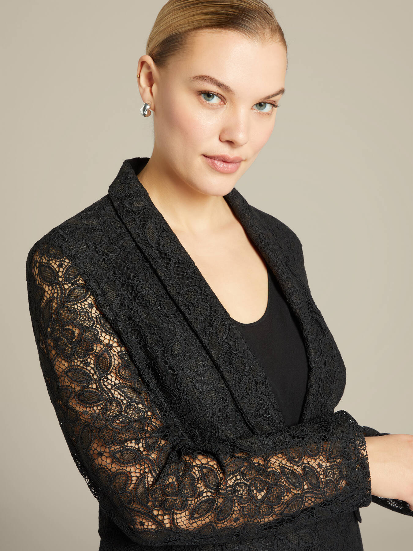 Blazer de renda macramê image number 3