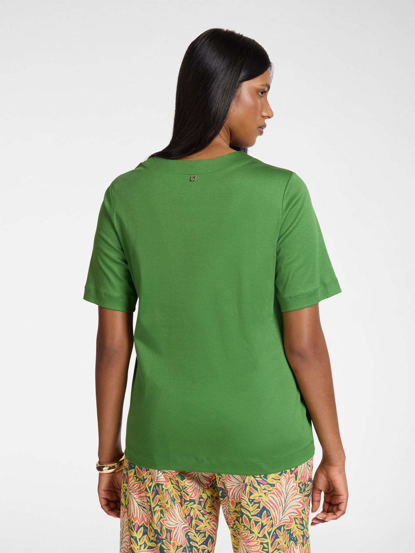 Camiseta de algod&oacute;n con cuello en V image number 1