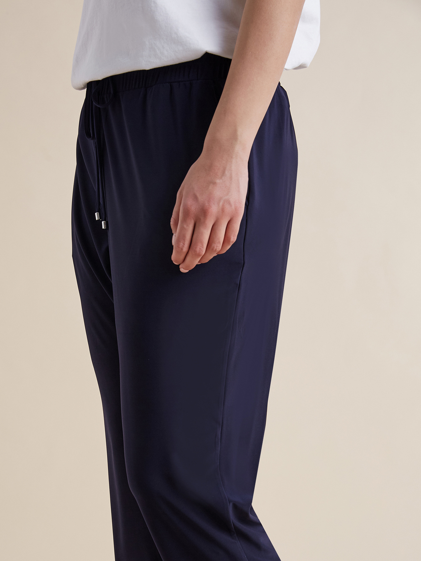 Pantalones joggers de tejido de punto image number 2