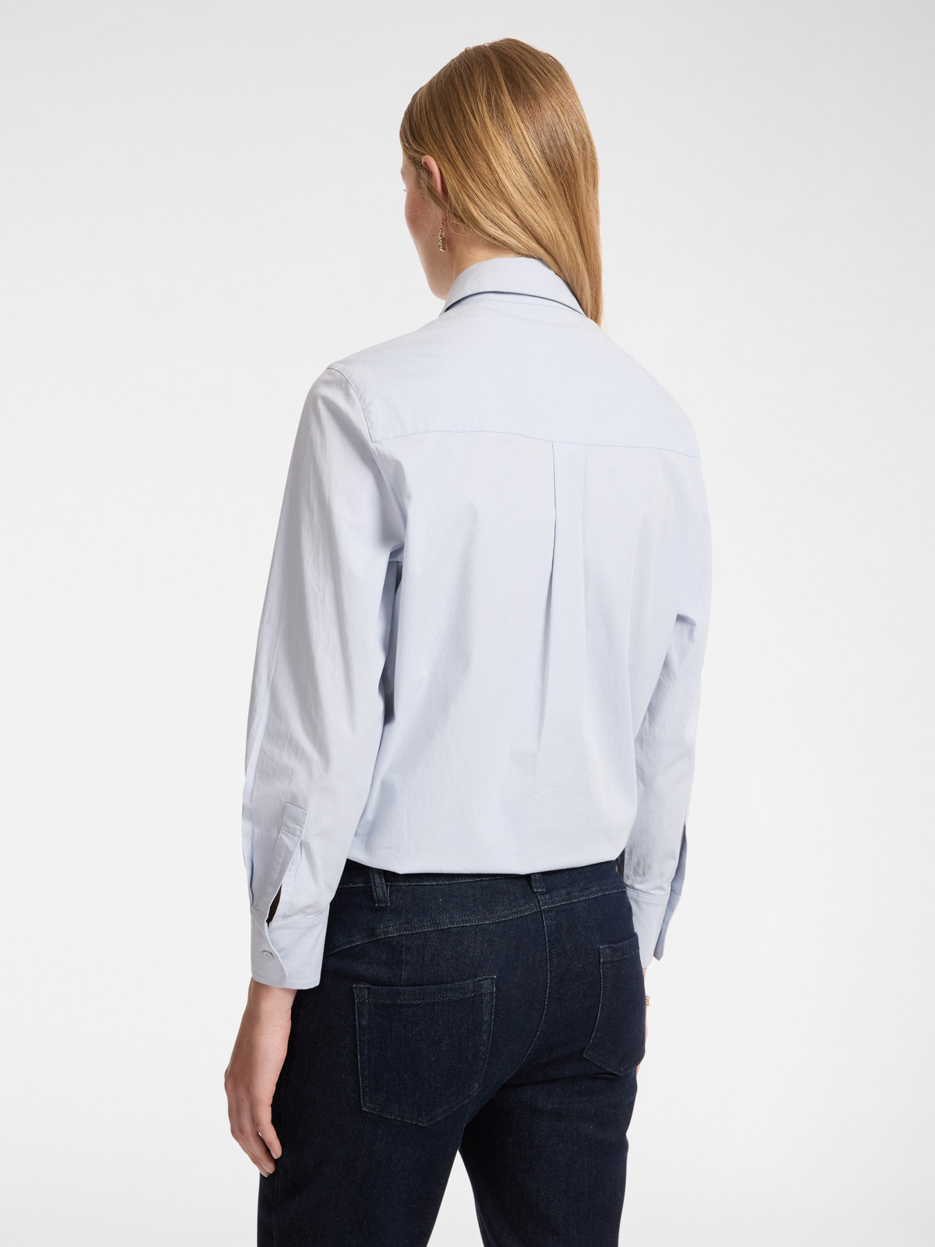 Chemise brod&eacute;e &agrave; la main image number 1