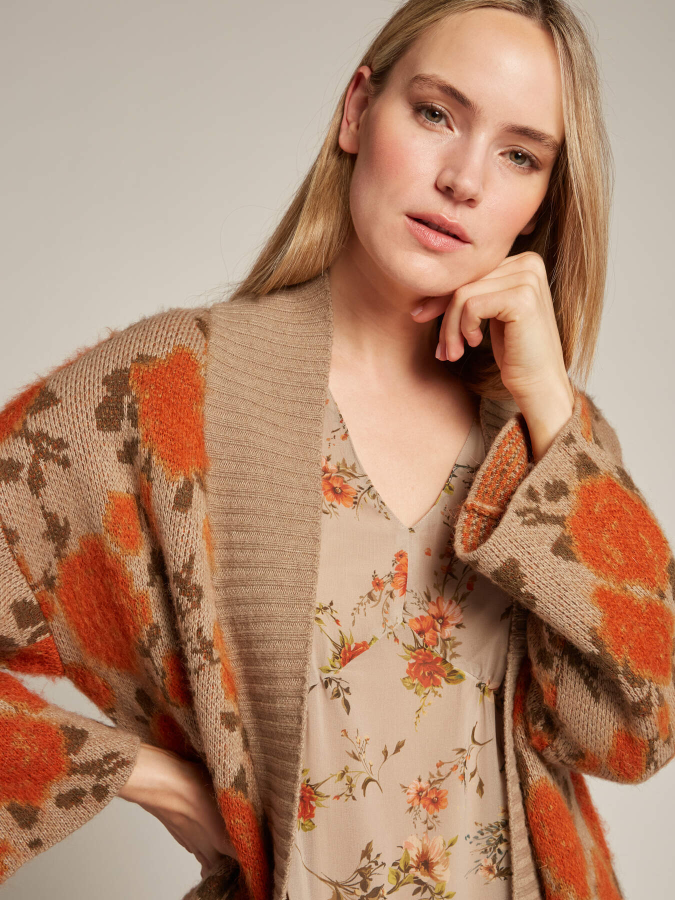 Maxi cardigan en jacquard &agrave; fleurs image number 0