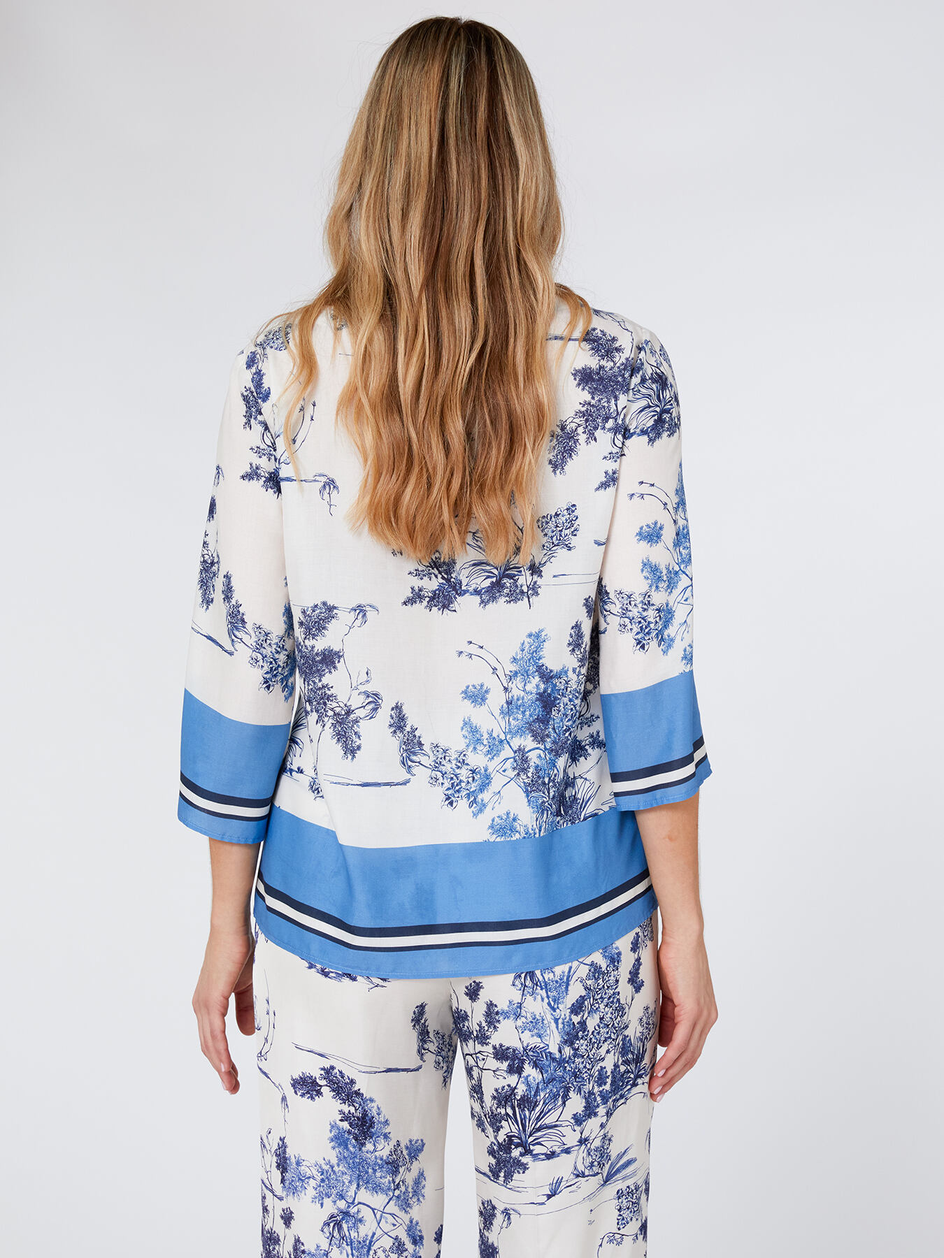 Bluse aus bedruckter Viskose mit B&uuml;ndchen image number 2