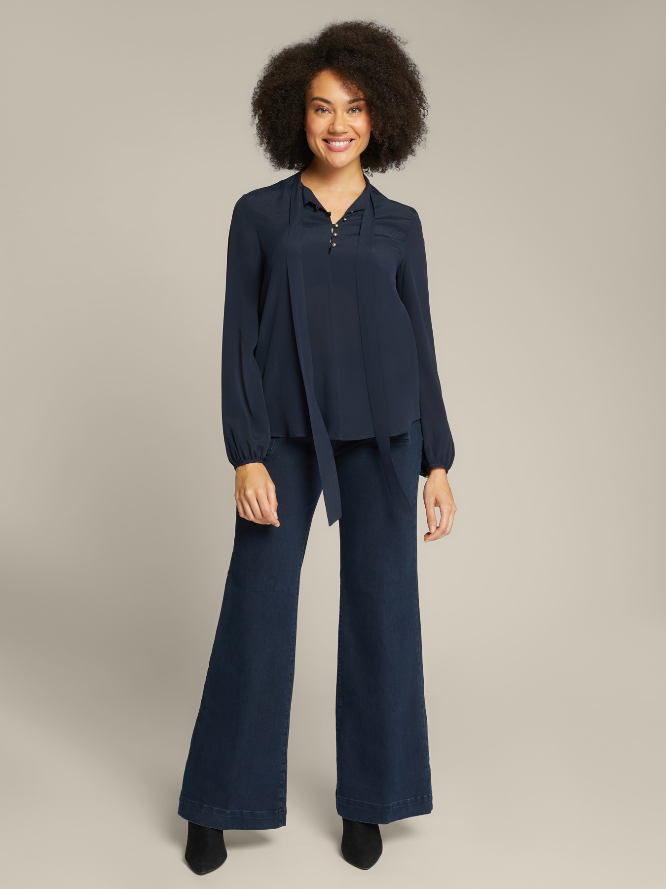 Blusa de crep&eacute; chino image number 0