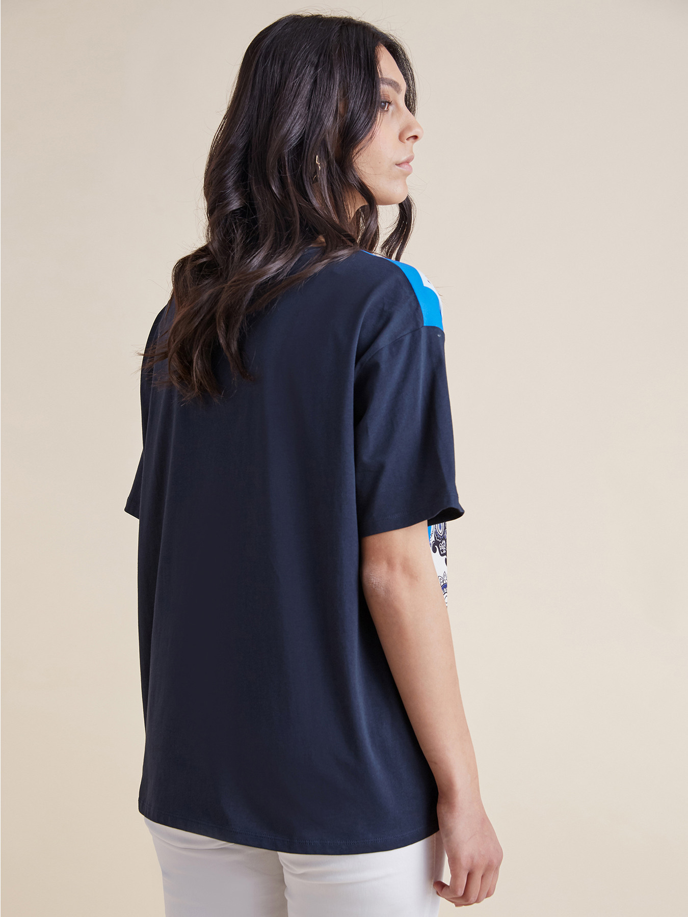 Camiseta con estampado fular image number 1