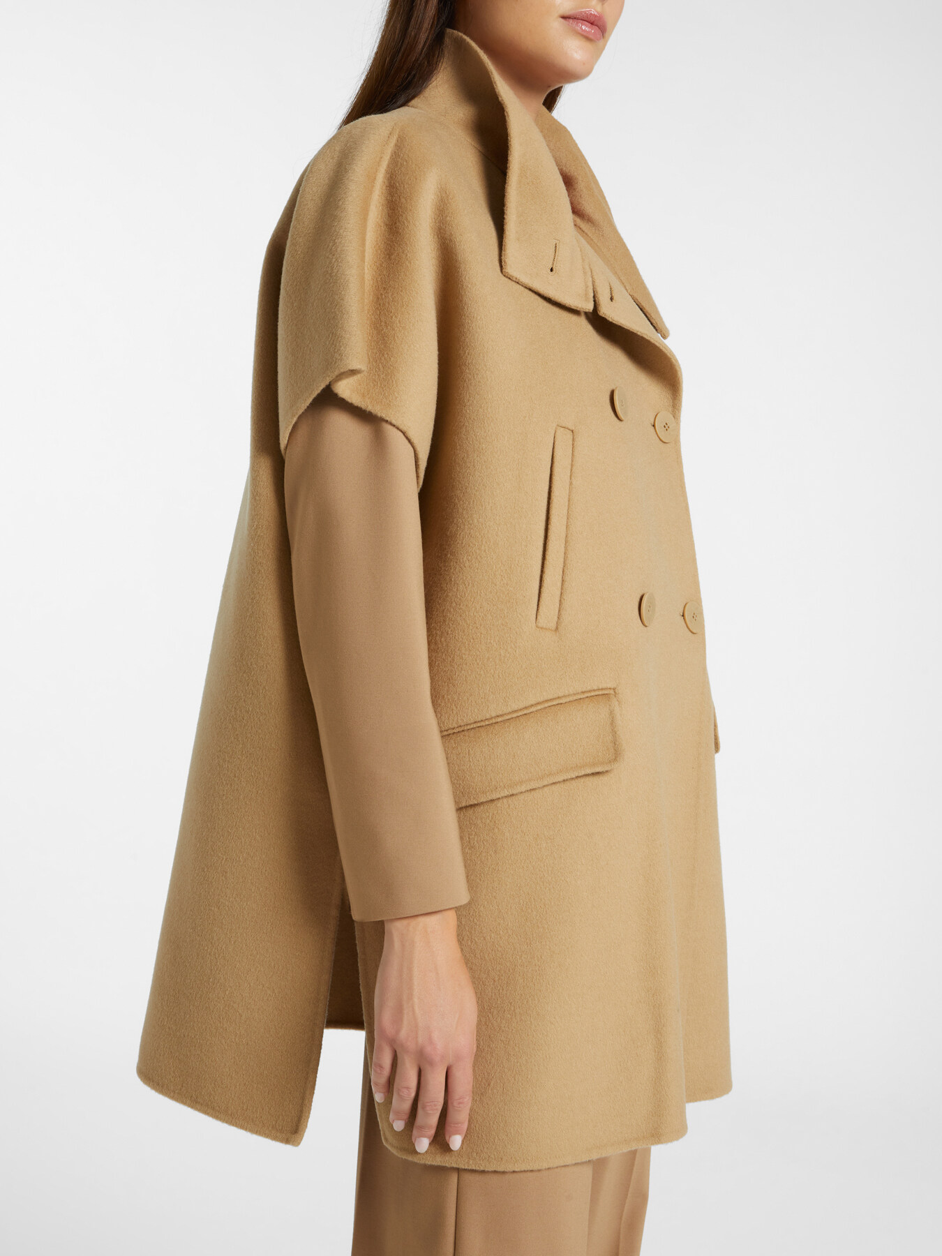 Cape in double fabric image number 3