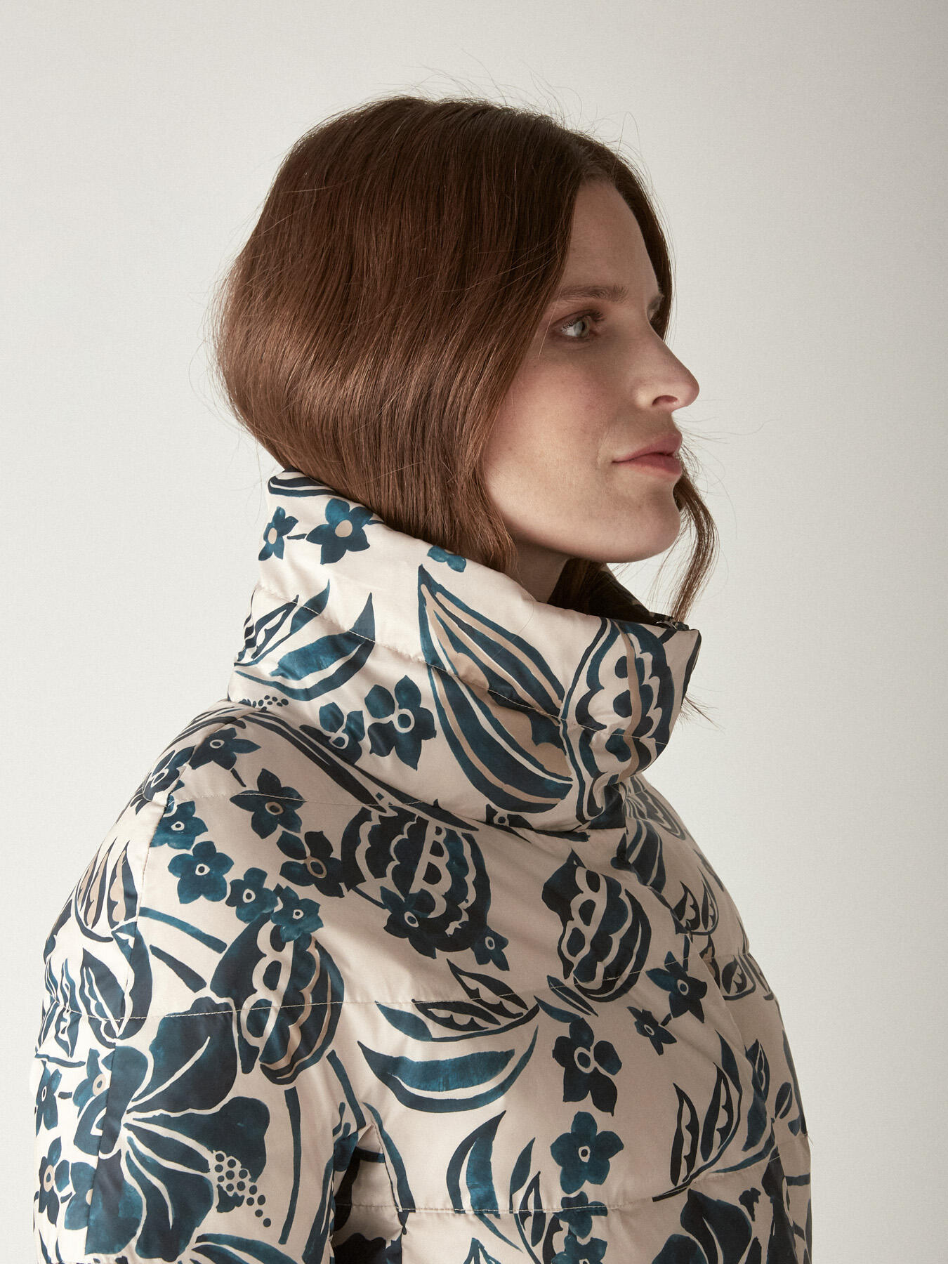 BEDRUCKTE BEIDSEITIG TRAGBARE DAUNENJACKE image number 3