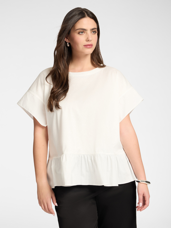 T-shirt com folho na barra