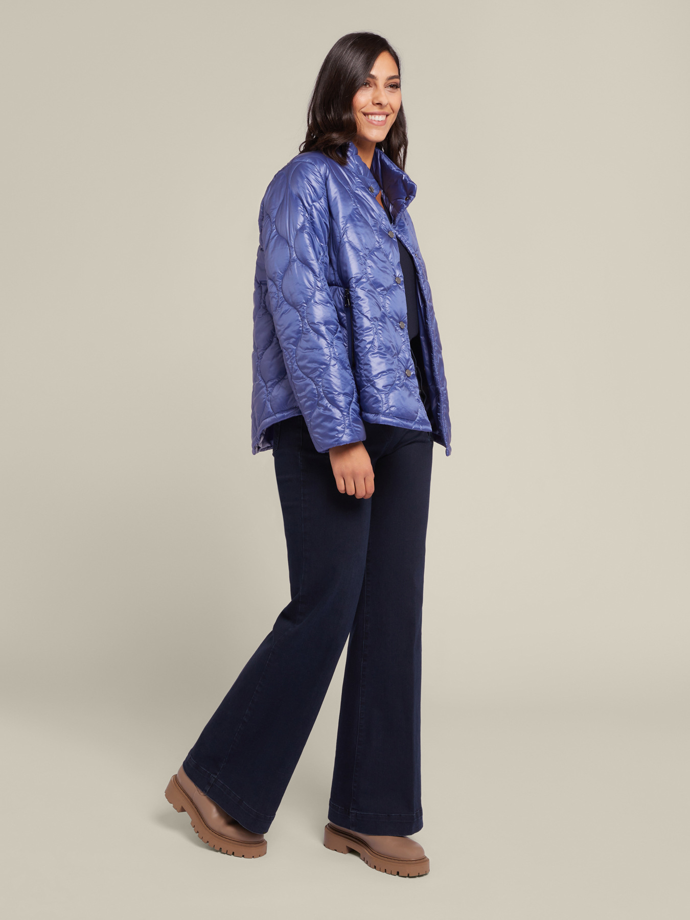 Casaco de penas curto com bot&otilde;es image number 0