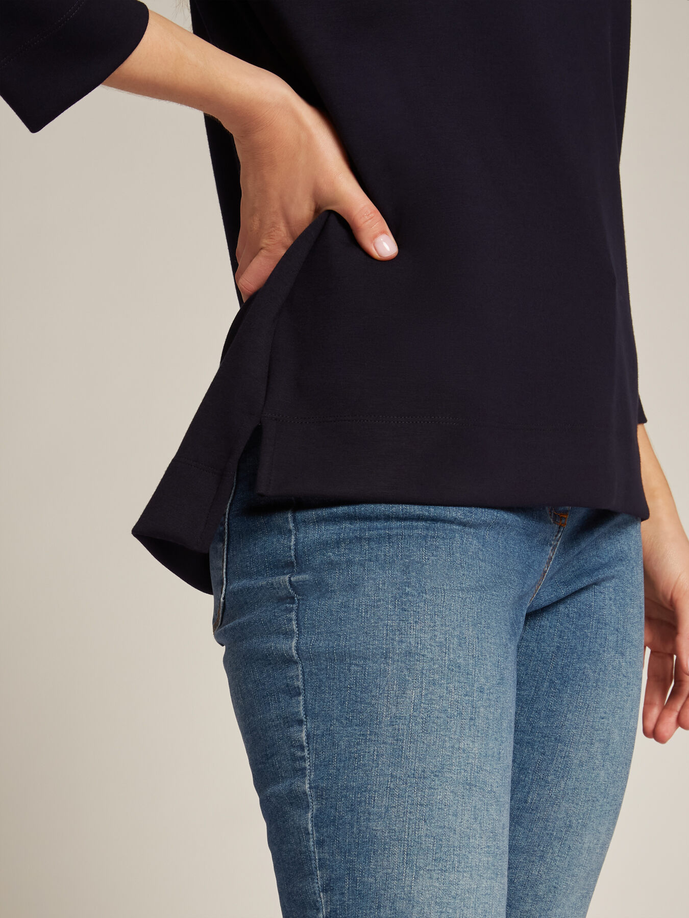 Moletom com decote canoa image number 3