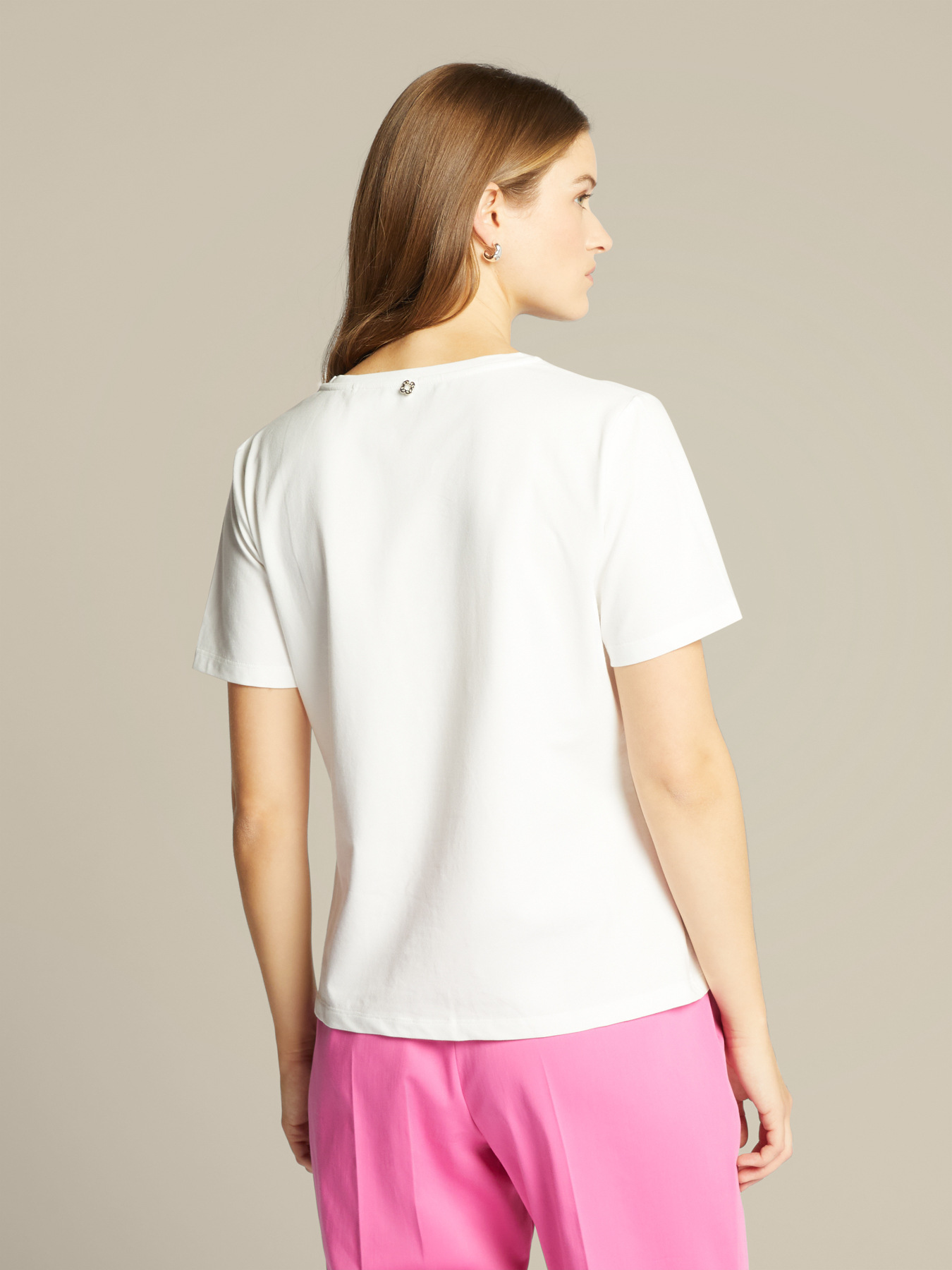 T-shirt brod&eacute; image number 1