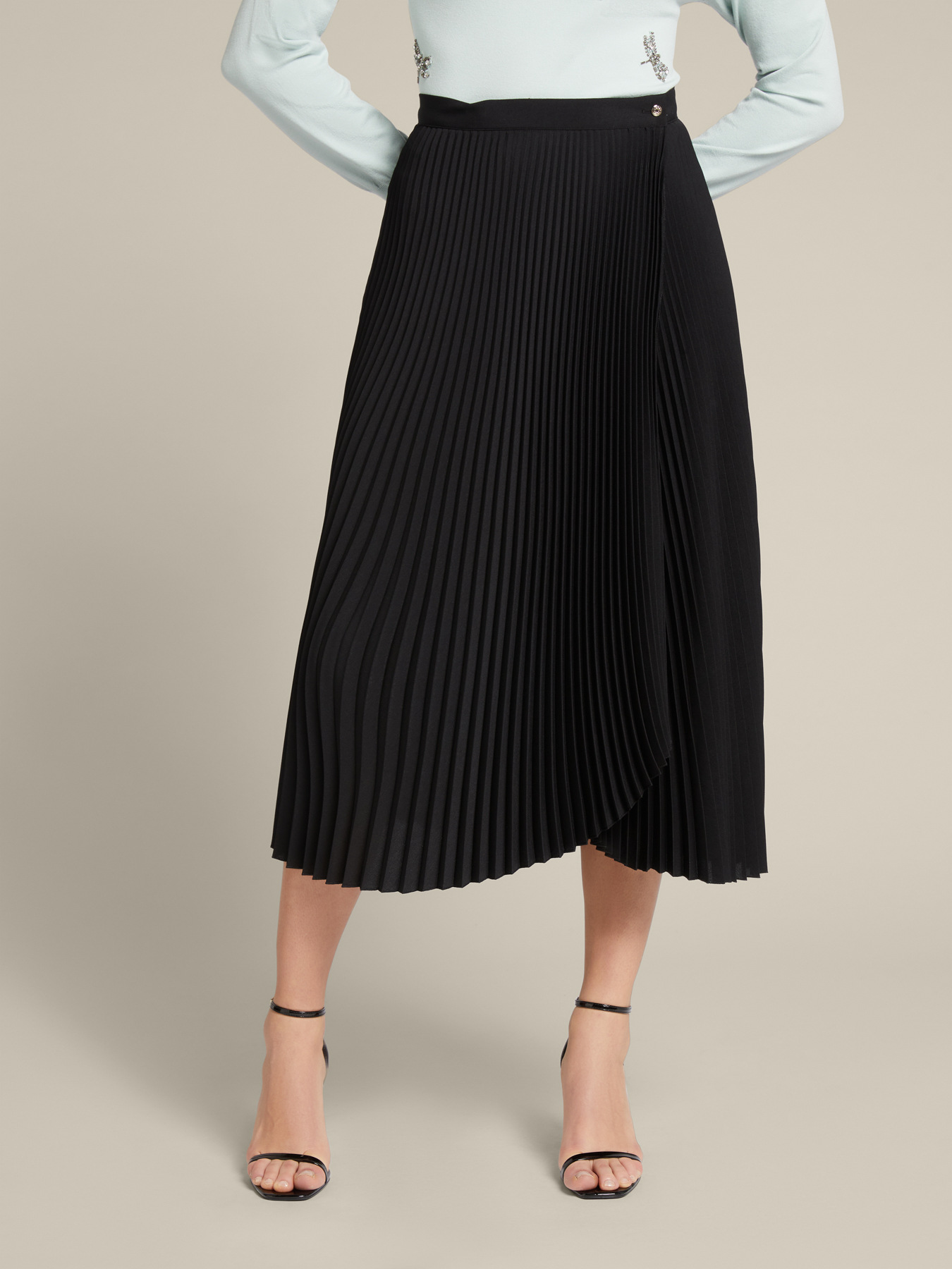 Falda cruzada plisada image number 2