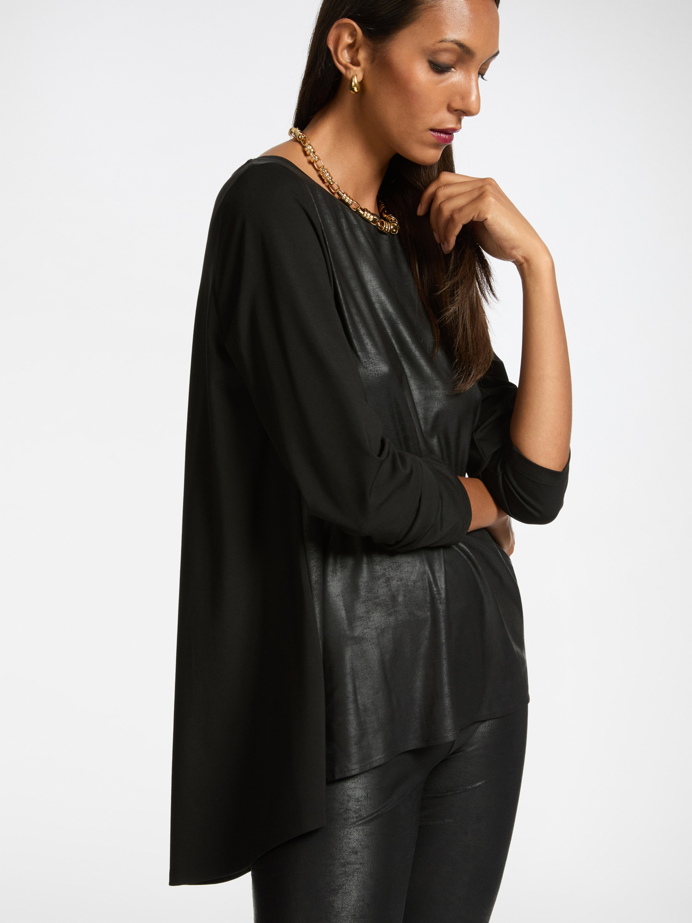 T-shirt coupe d&eacute;contract&eacute;e en deux tissus image number 0