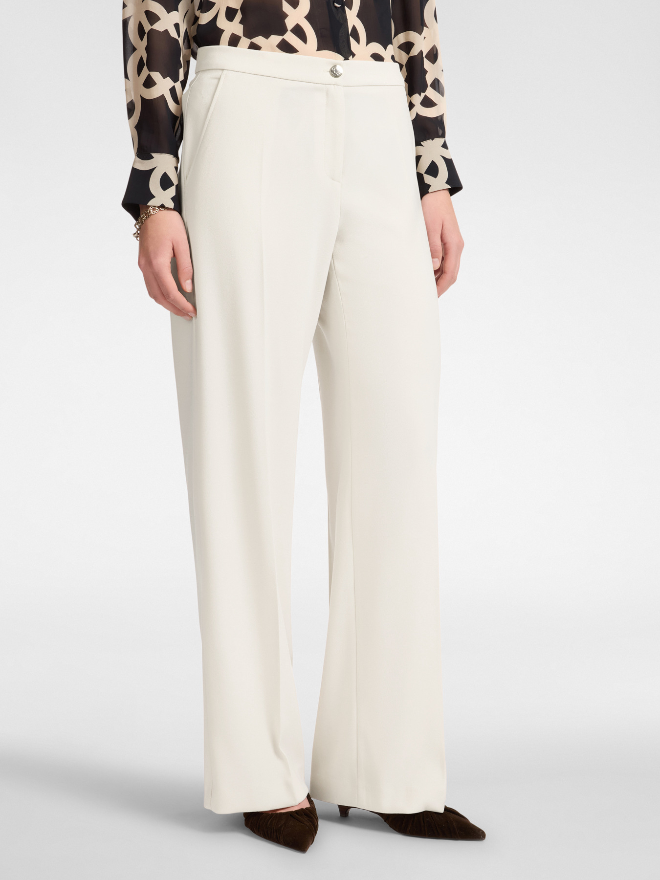 Stretch crepe fabric trousers image number 2