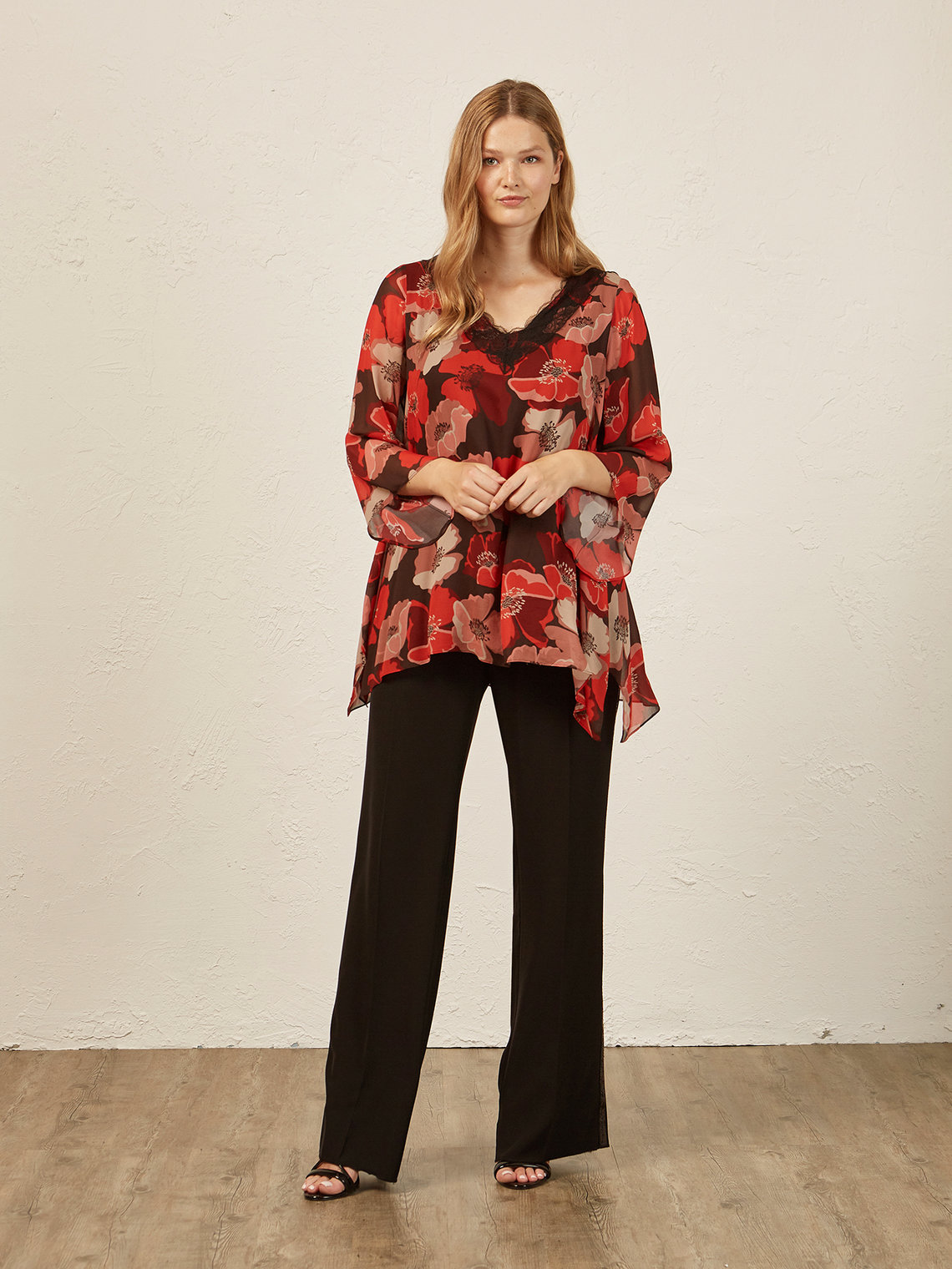 Elenamiro: T&uacute;nica estampada com borda de renda_5