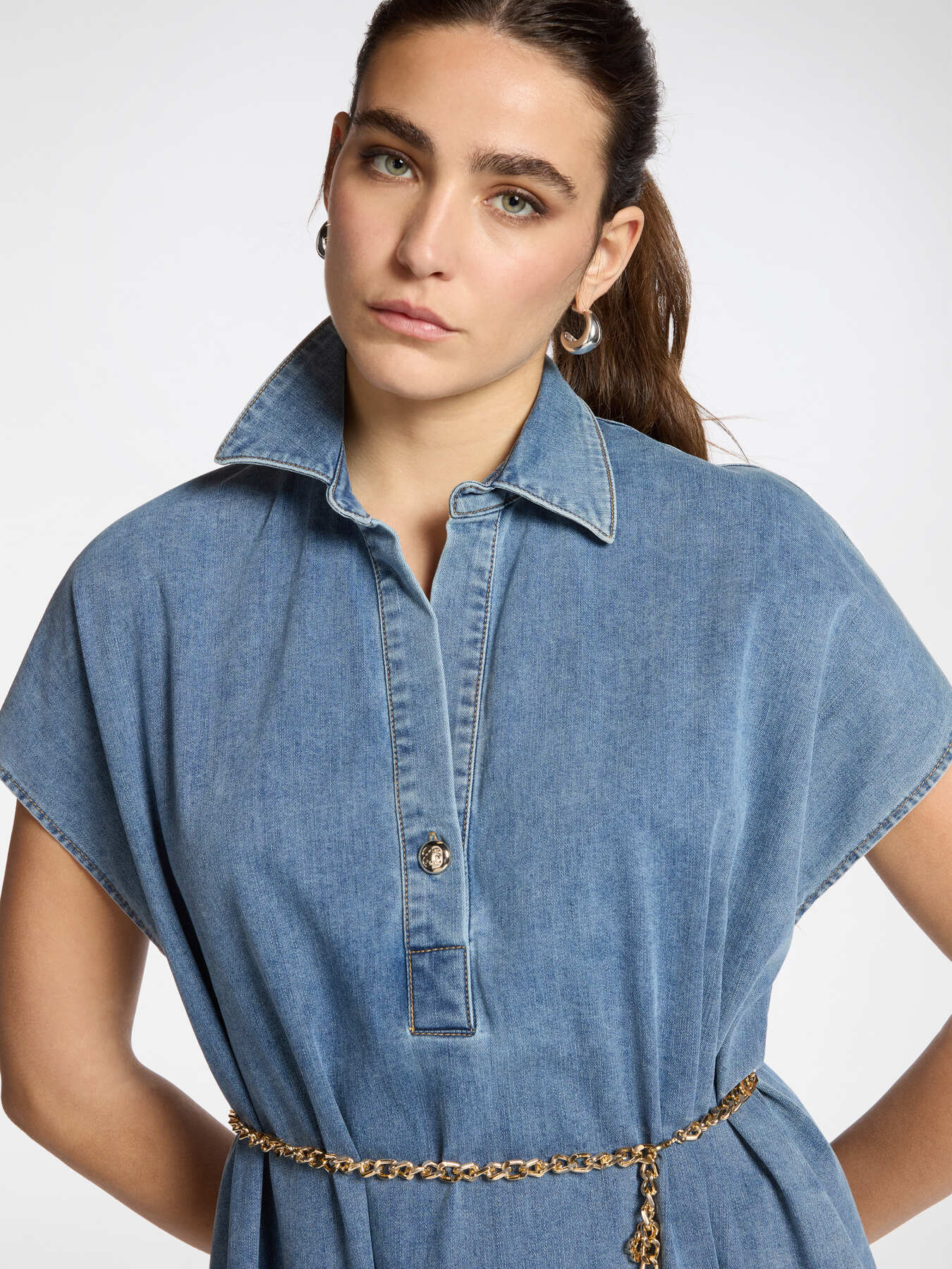 Vestido jeans com cinto image number 3