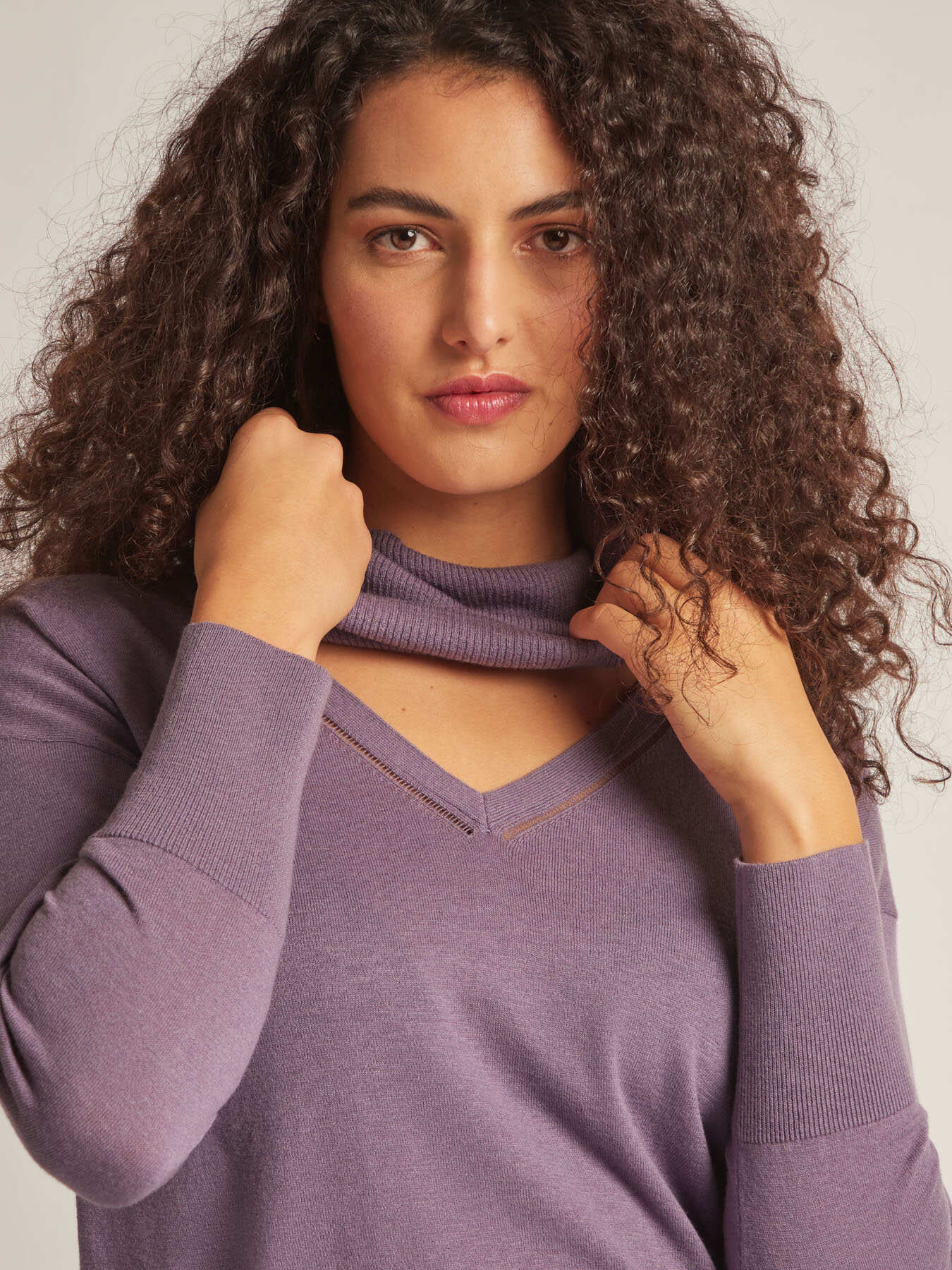 Sweater with detachable collar image number 0