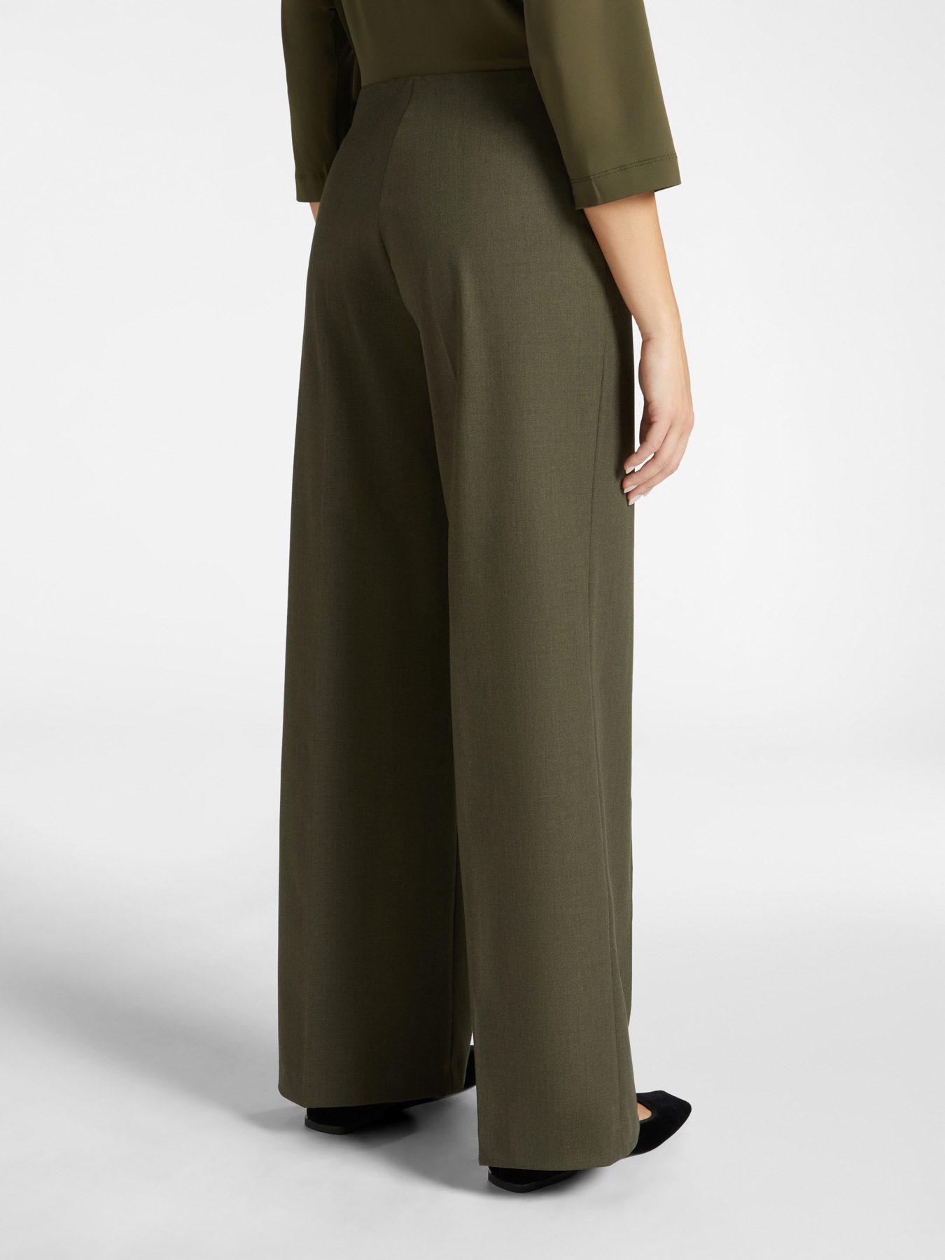 Pantalones de pierna ancha con cremallera en el lateral image number 1