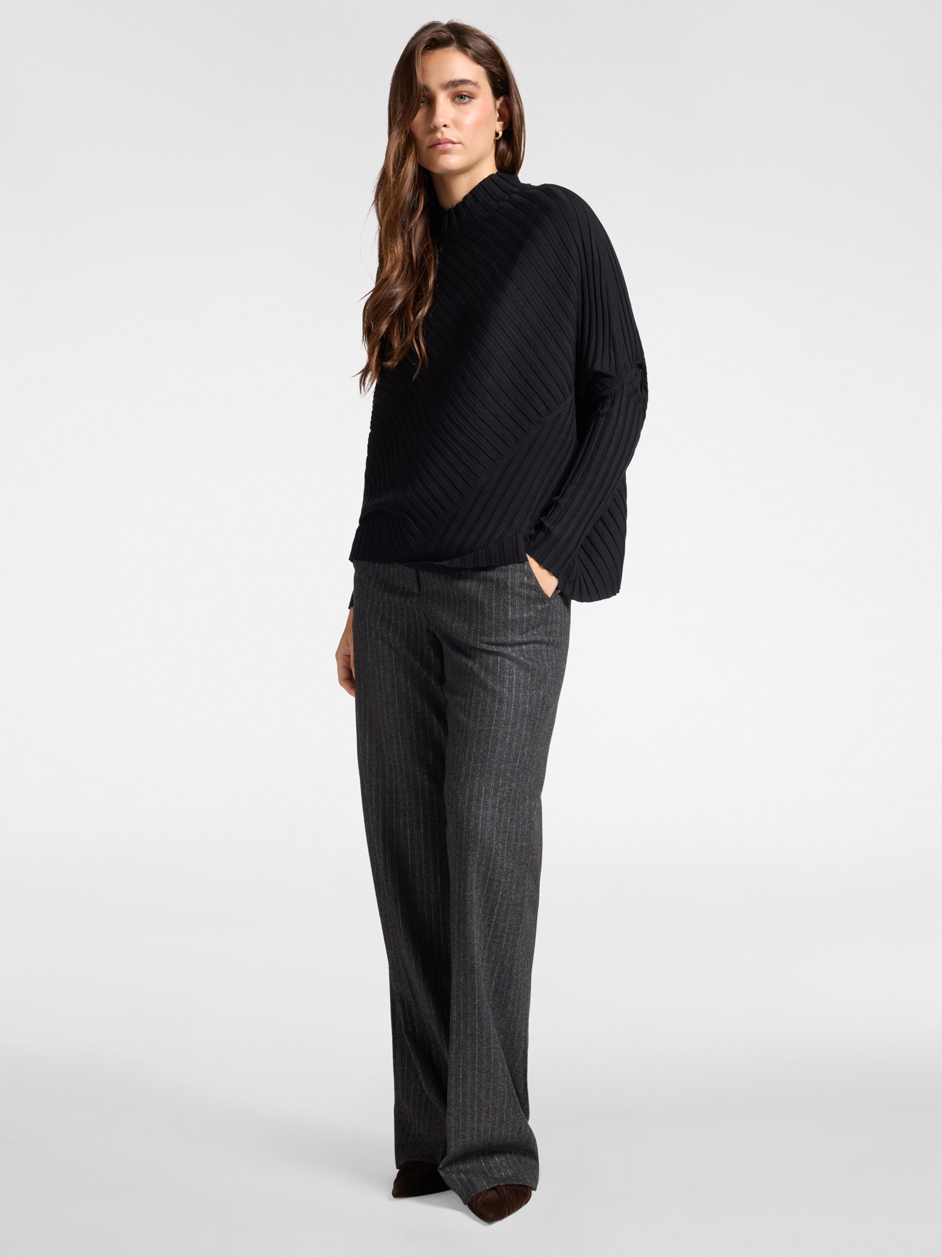 Camisola com malhas caneladas image number 2