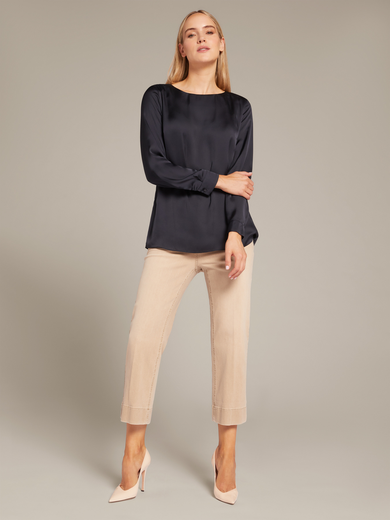 Blusa de raso de color liso image number 2