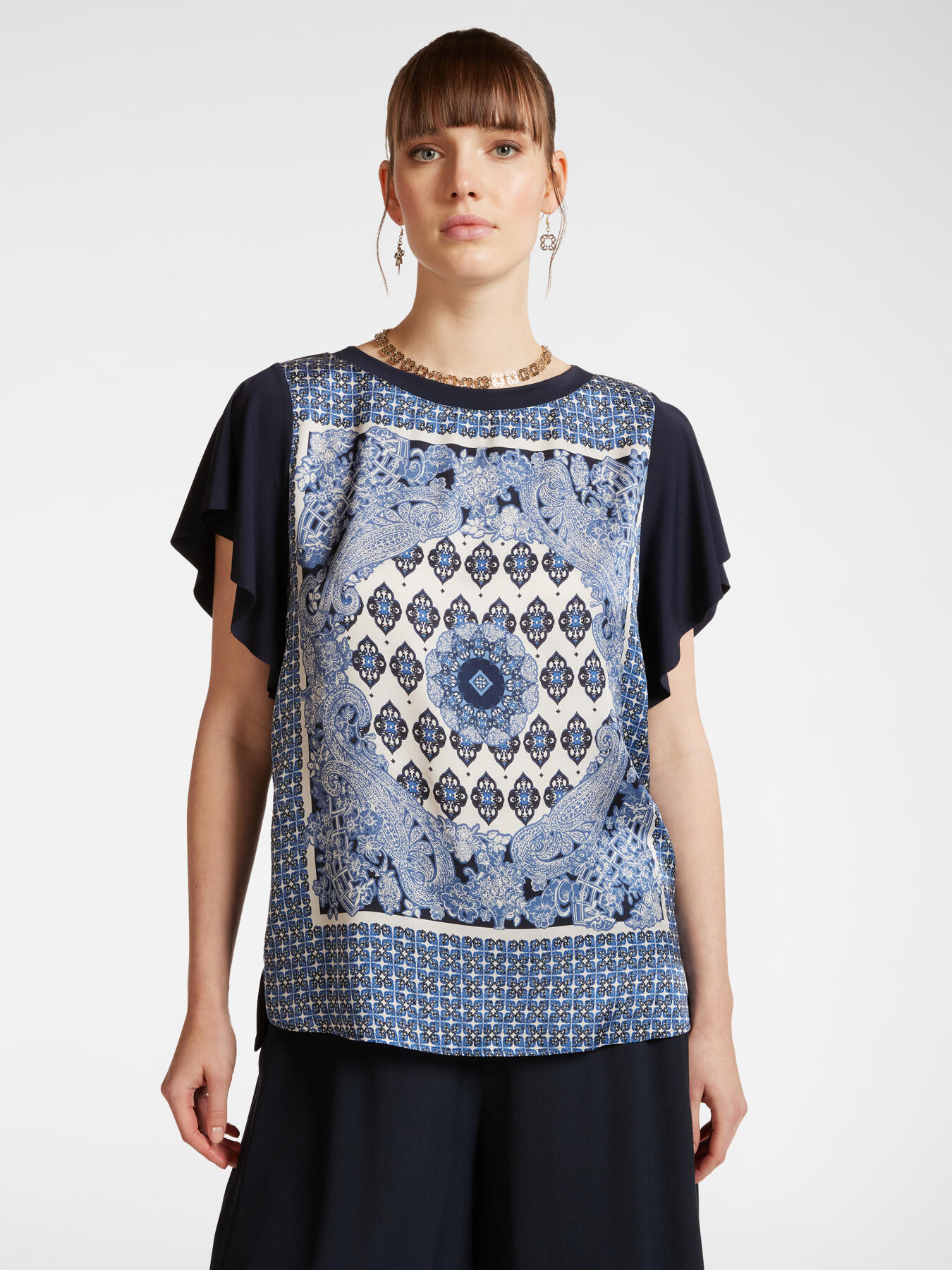 T-shirt with printed front image number 0