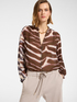 Blusa estampada con tachuelas image number 0