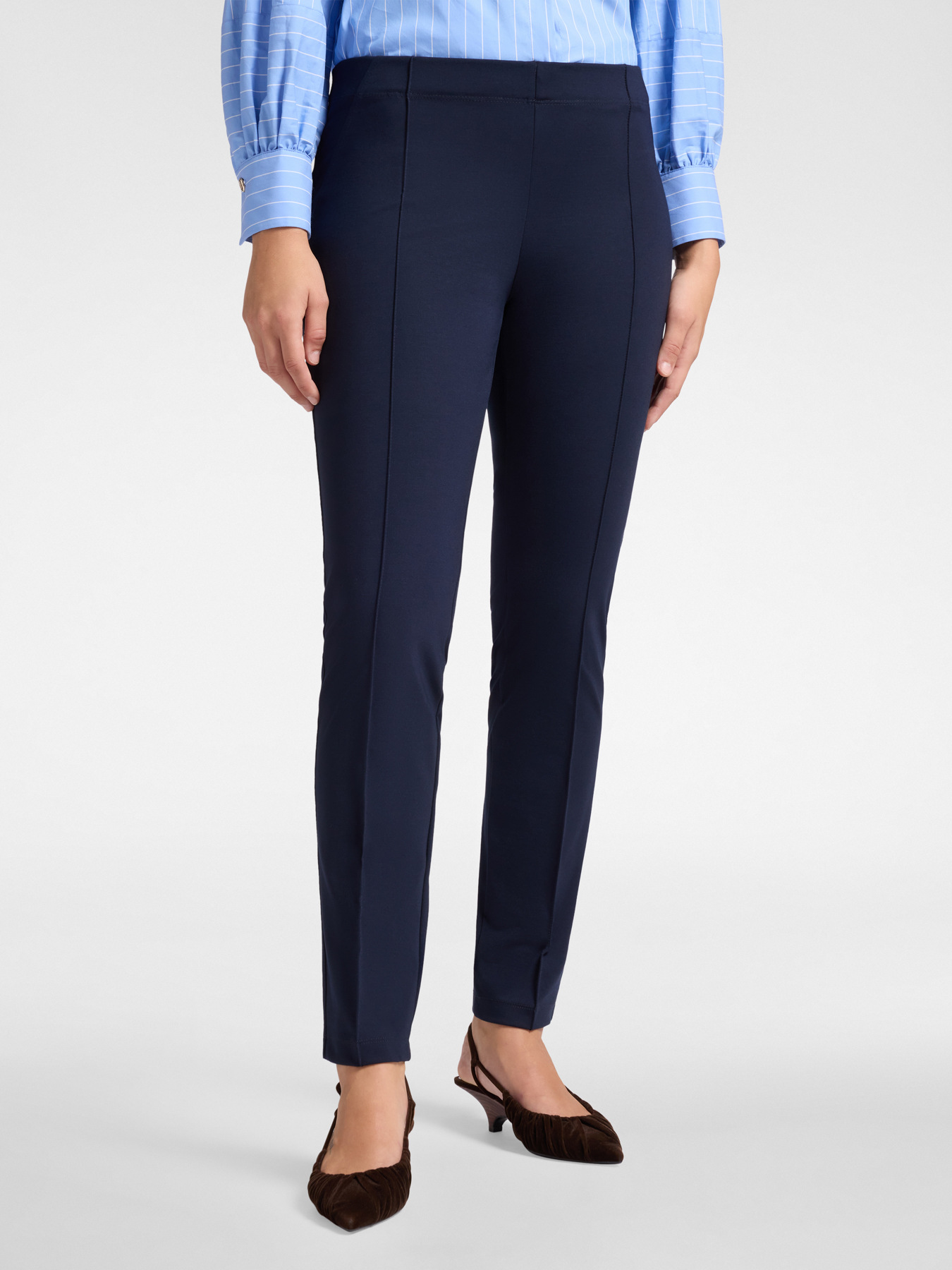 Pantalones slim fit en punto milan&eacute;s image number 2