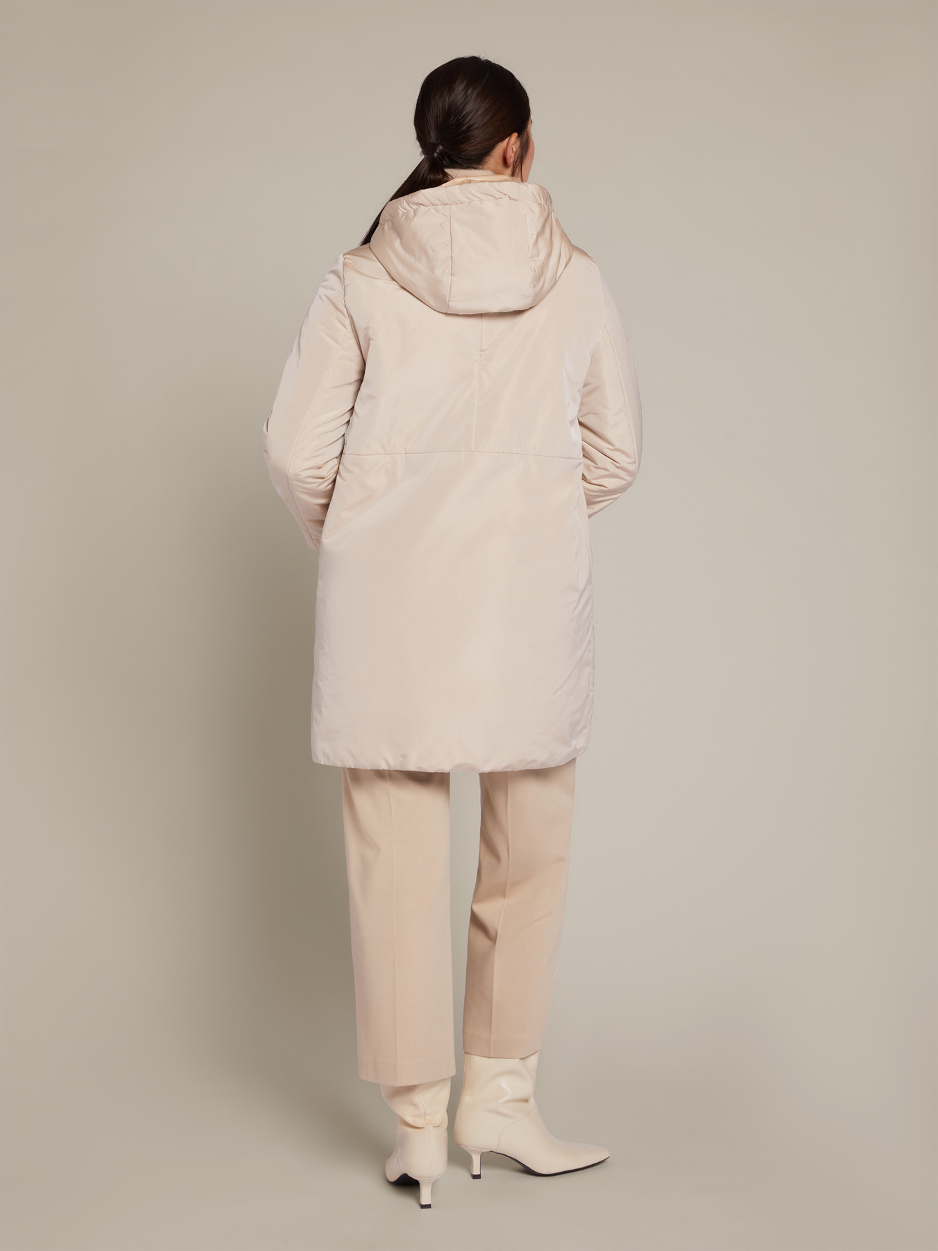 Piumino con interno in cashmere riciclato image number 2