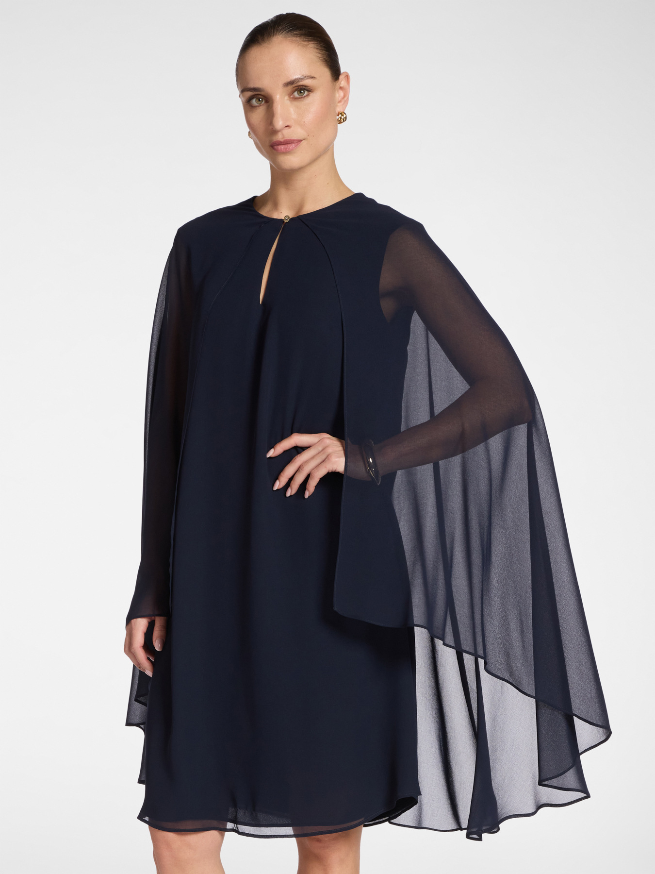 Vestido en capas de georgette image number 2
