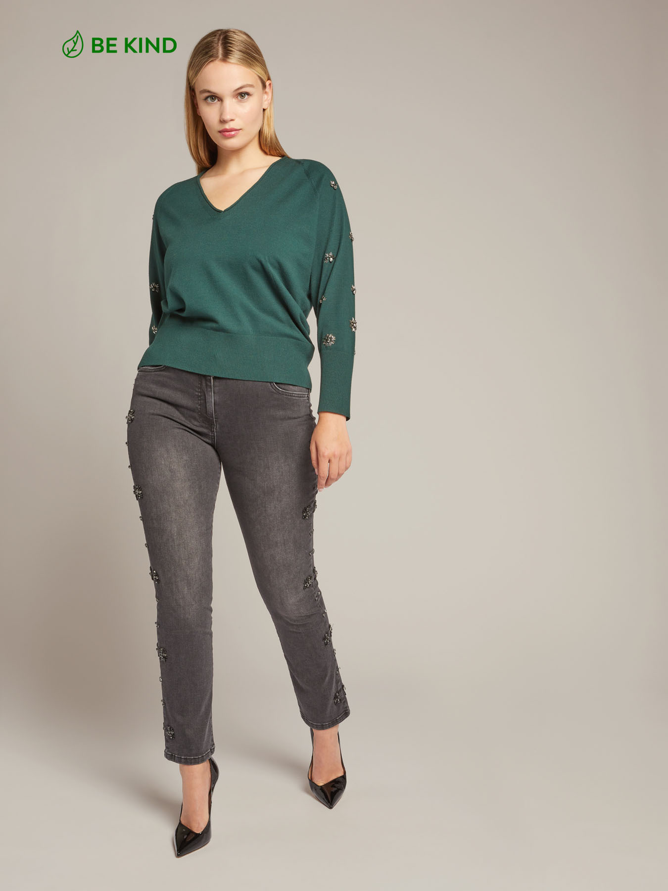 Pull avec broderie sur les manches image number 3