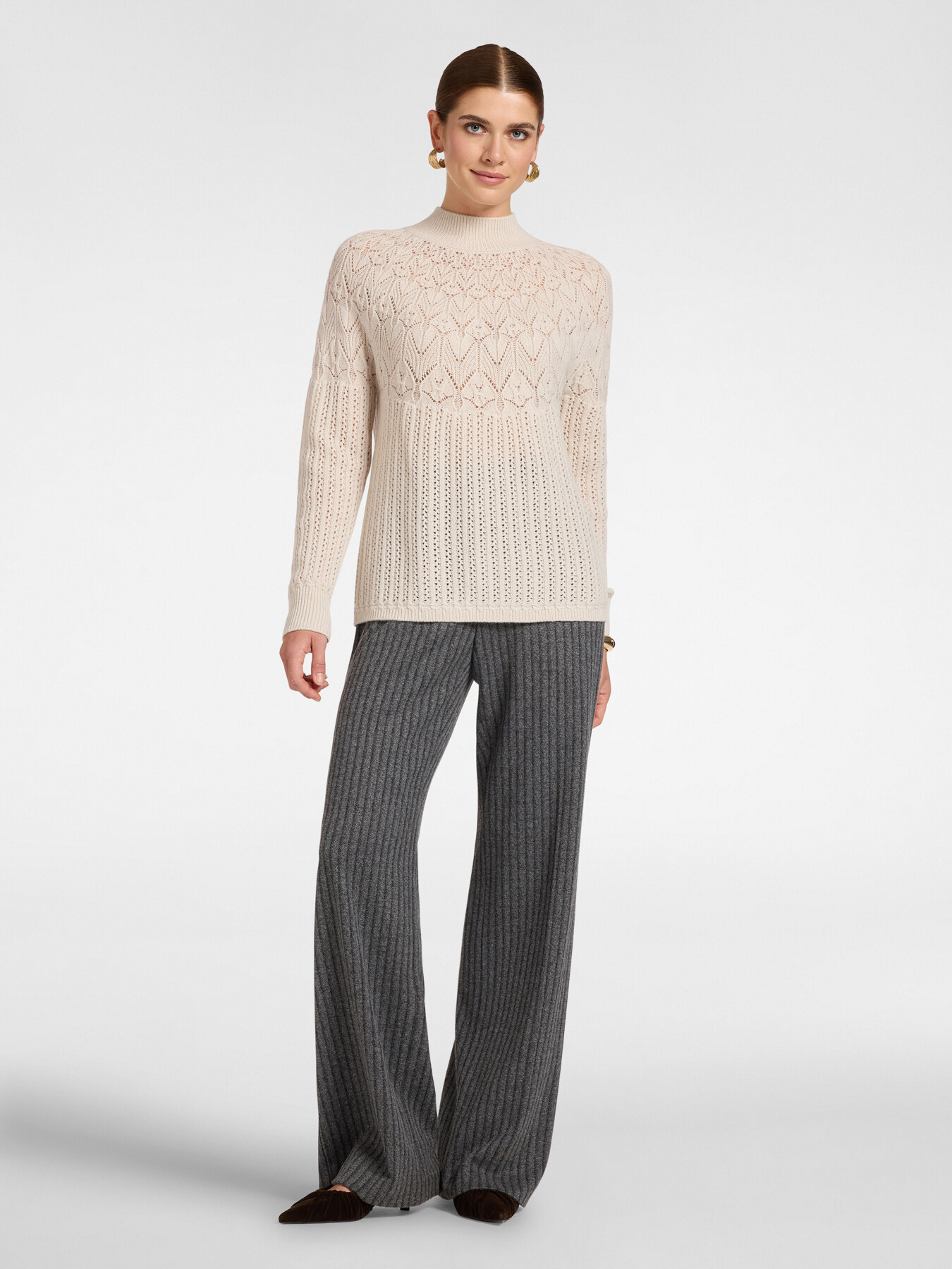 Durchbrochener Pullover aus reiner Wolle image number 2